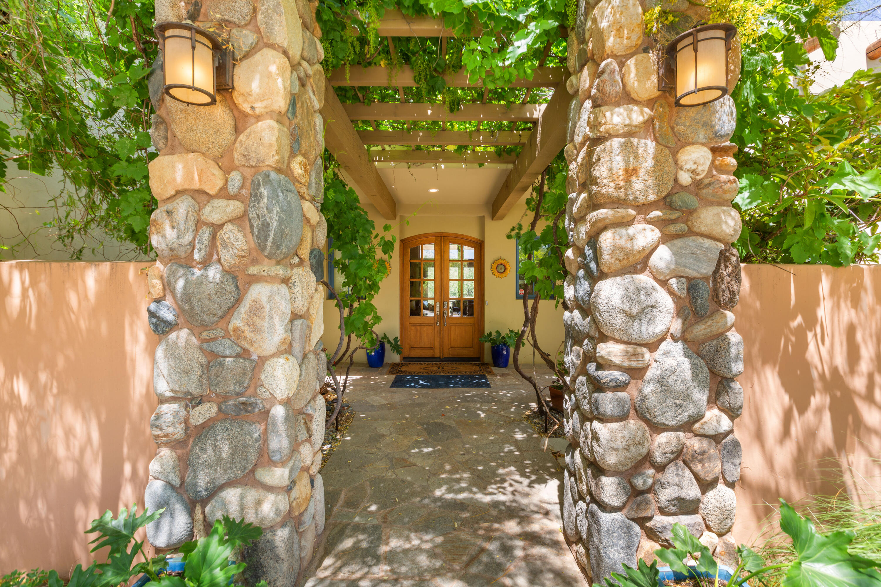 42000 N Fork Dr, Three Rivers, CA 93271