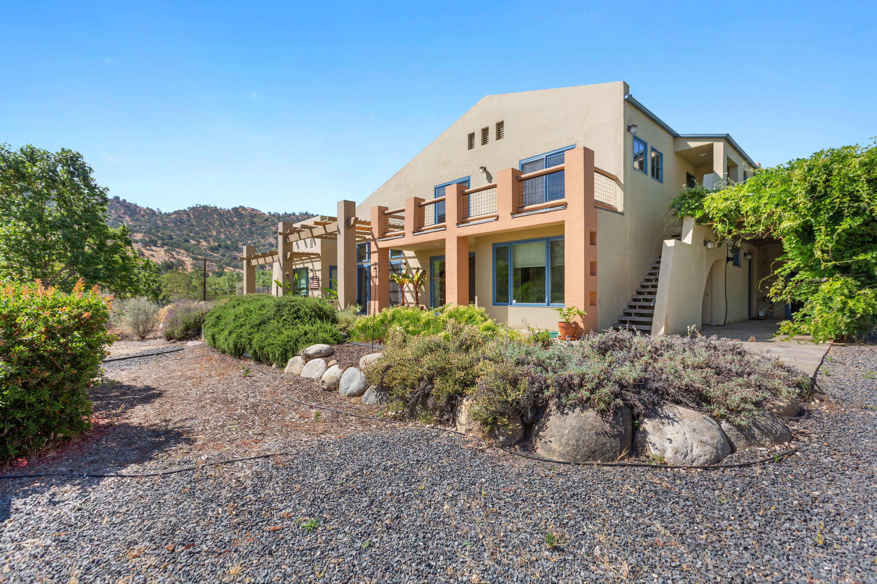 42000 N Fork Dr, Three Rivers, CA 93271