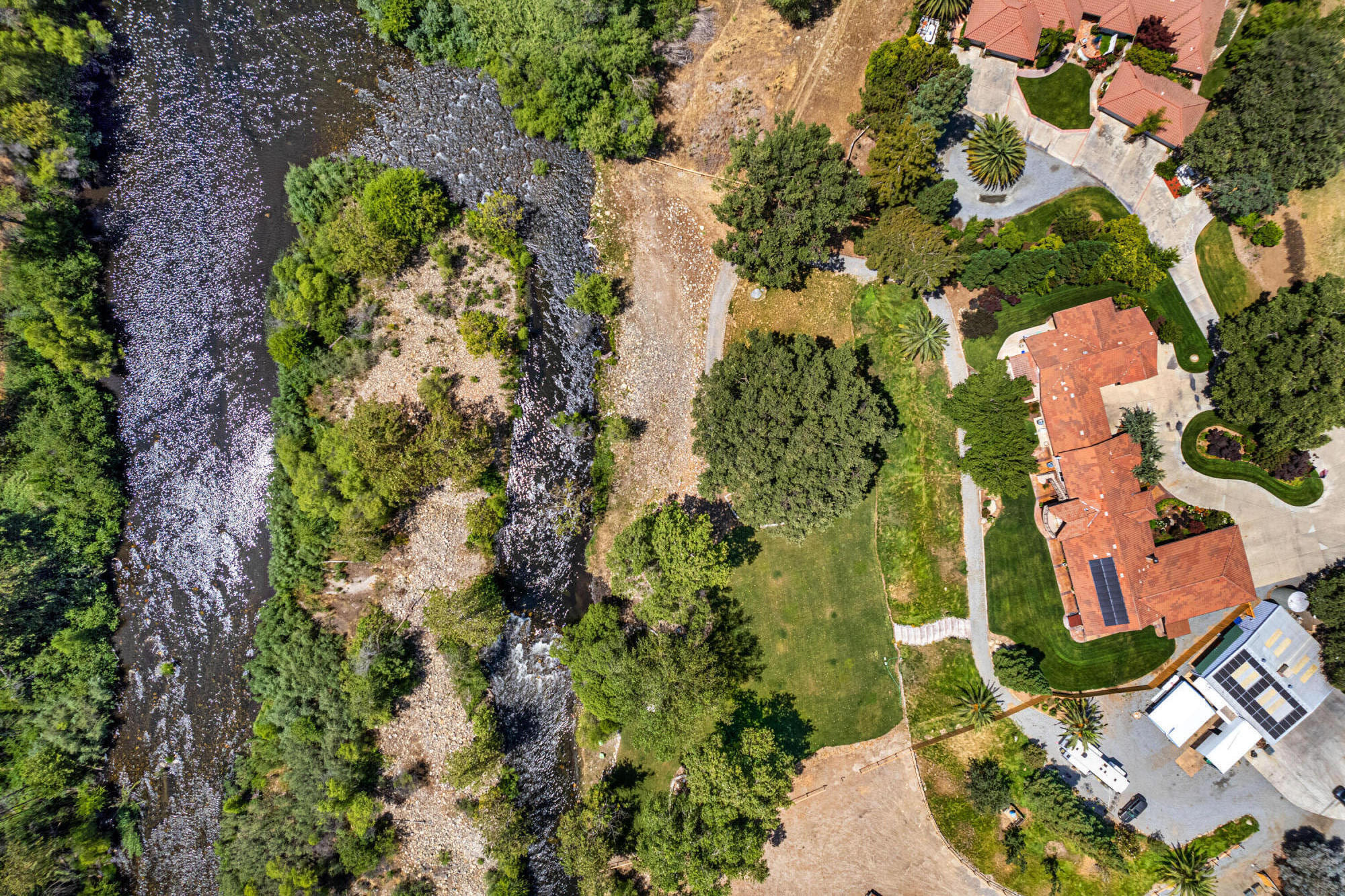 40863 Sierra Dr #D, Three Rivers, CA 93271