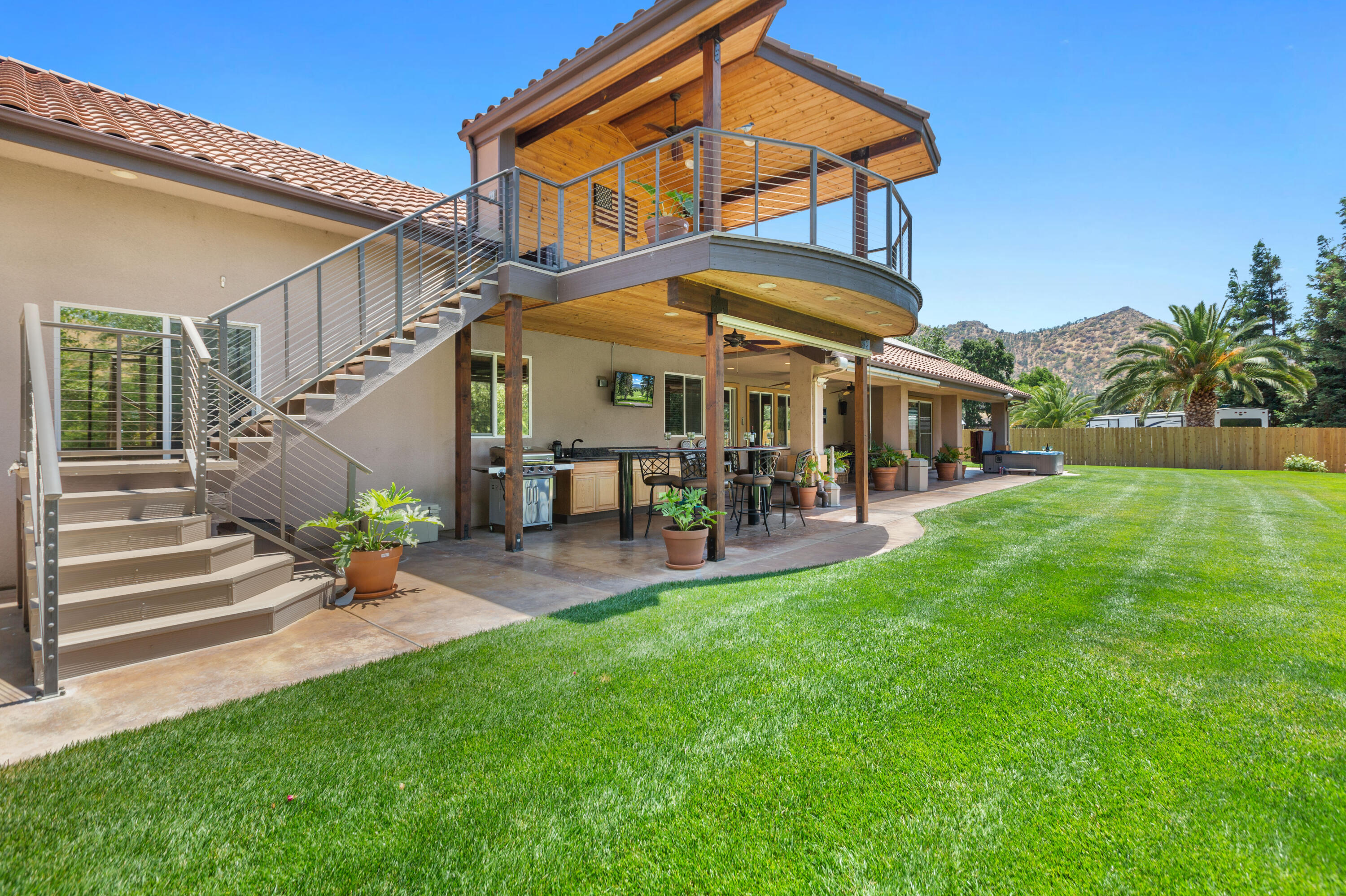 40863 Sierra Dr #D, Three Rivers, CA 93271