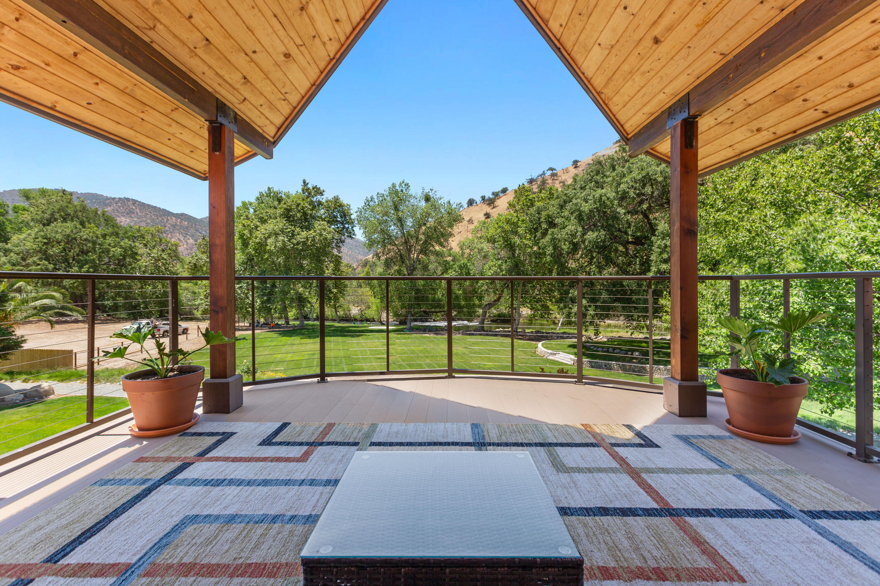 40863 Sierra Dr #D, Three Rivers, CA 93271