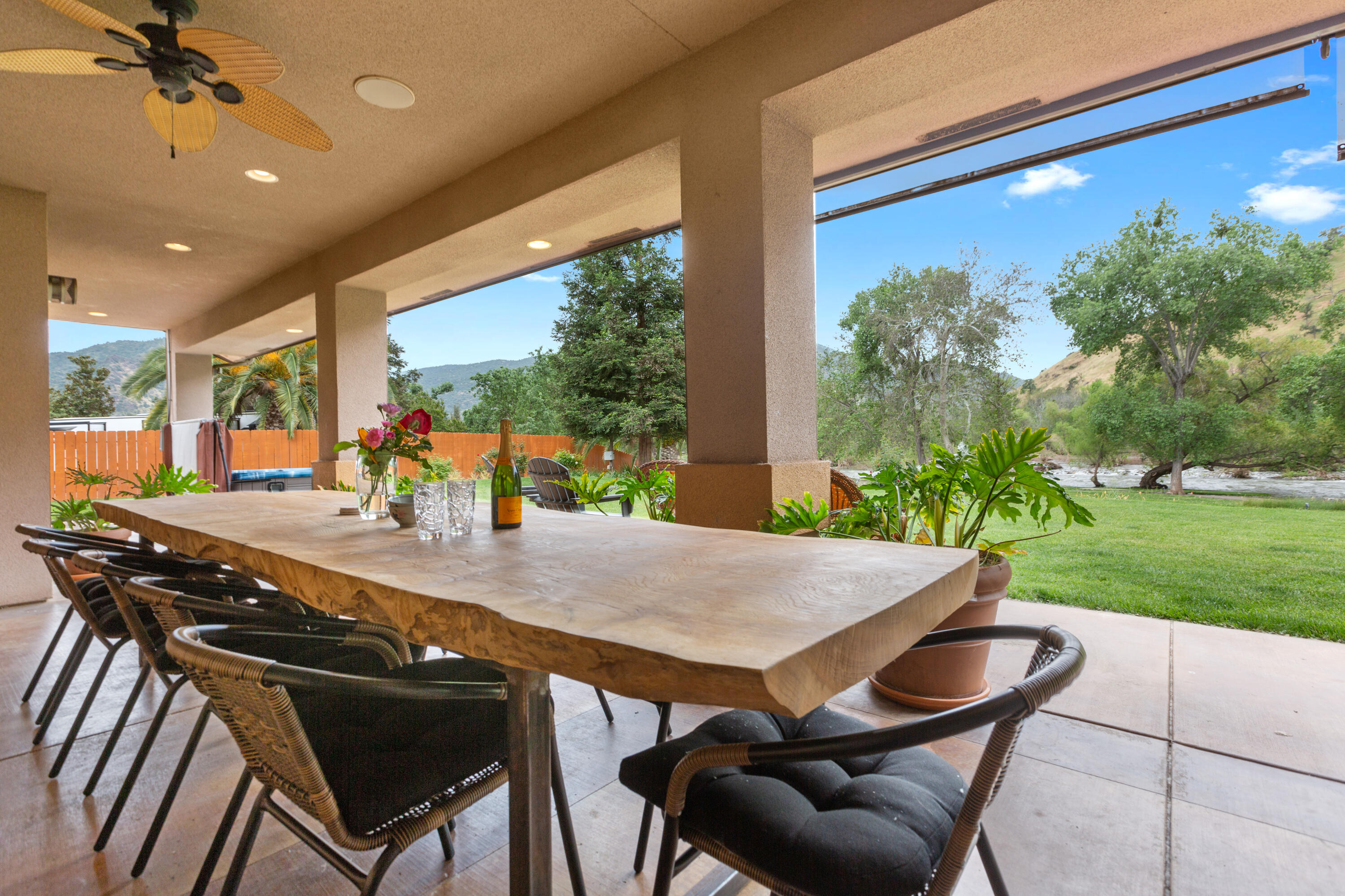 40863 Sierra Dr #D, Three Rivers, CA 93271