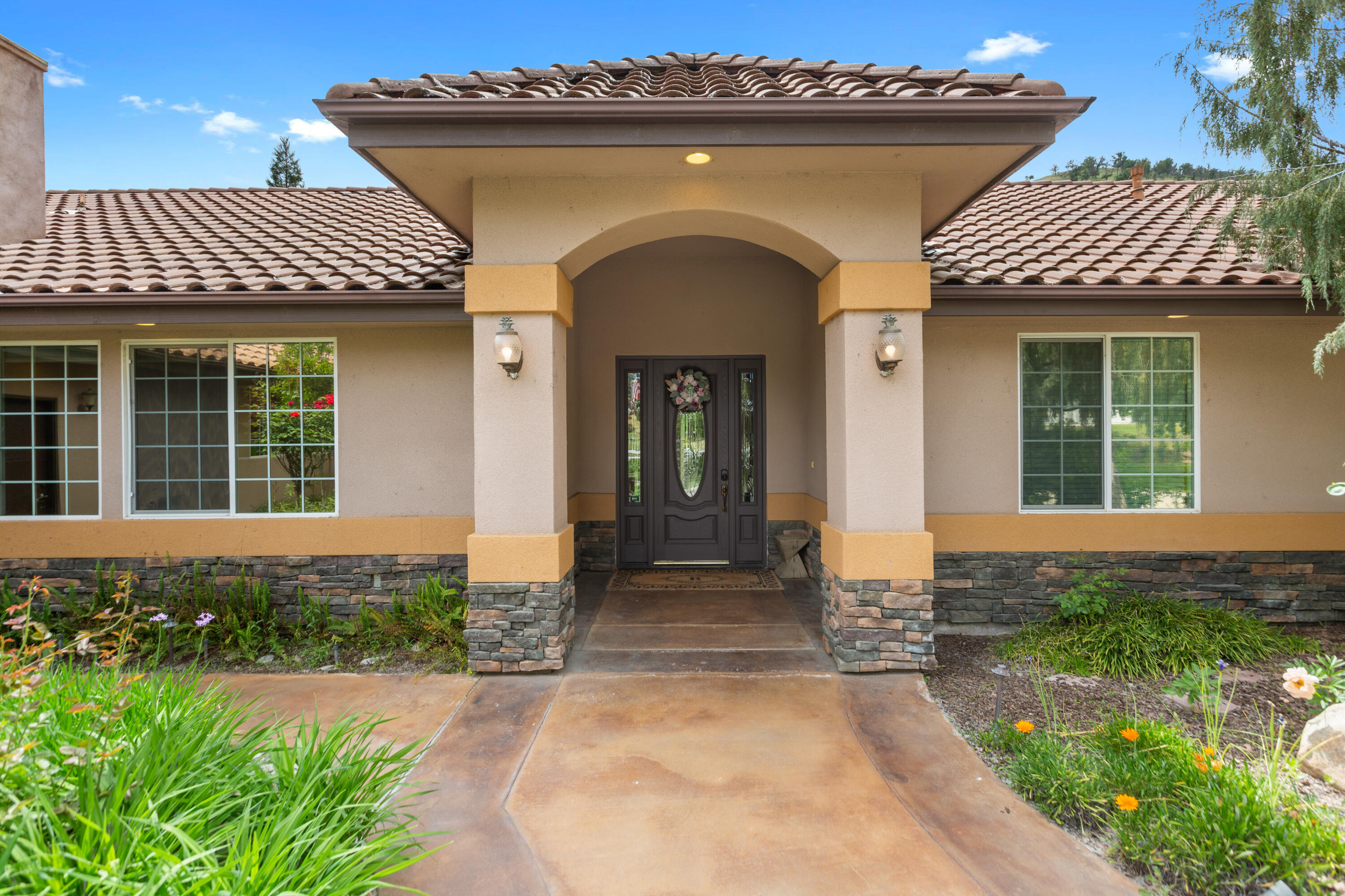 40863 Sierra Dr #D, Three Rivers, CA 93271