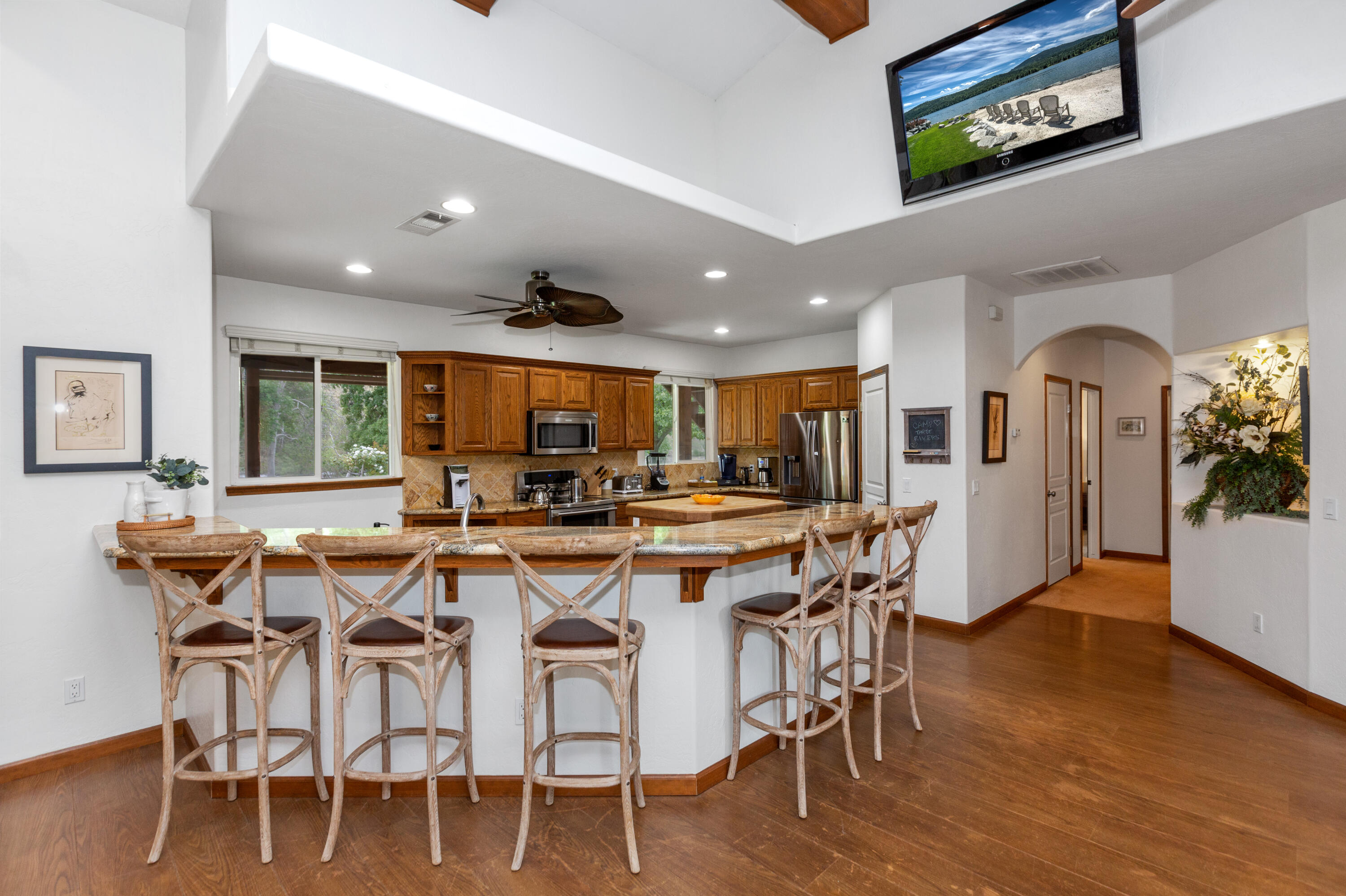 40863 Sierra Dr #D, Three Rivers, CA 93271