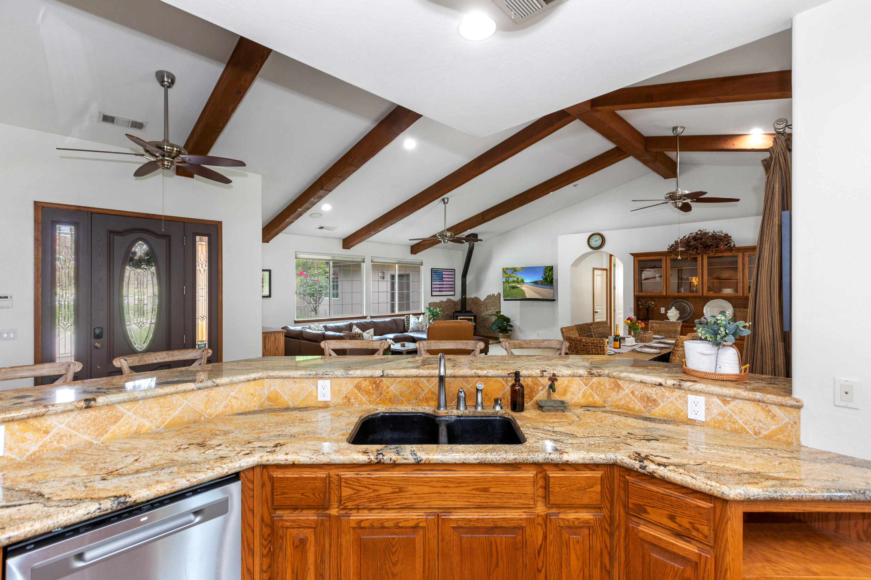 40863 Sierra Dr #D, Three Rivers, CA 93271