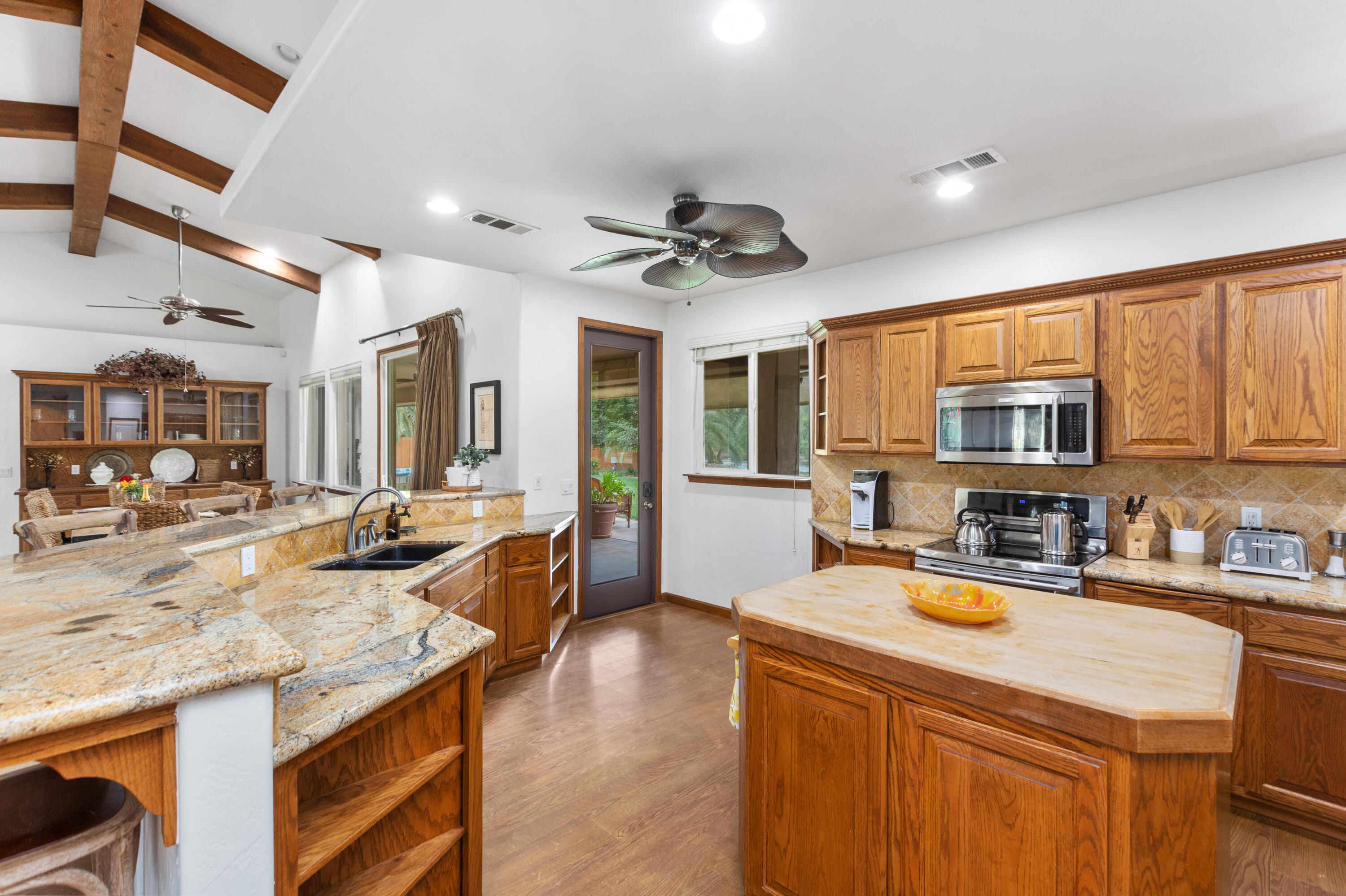 40863 Sierra Dr #D, Three Rivers, CA 93271