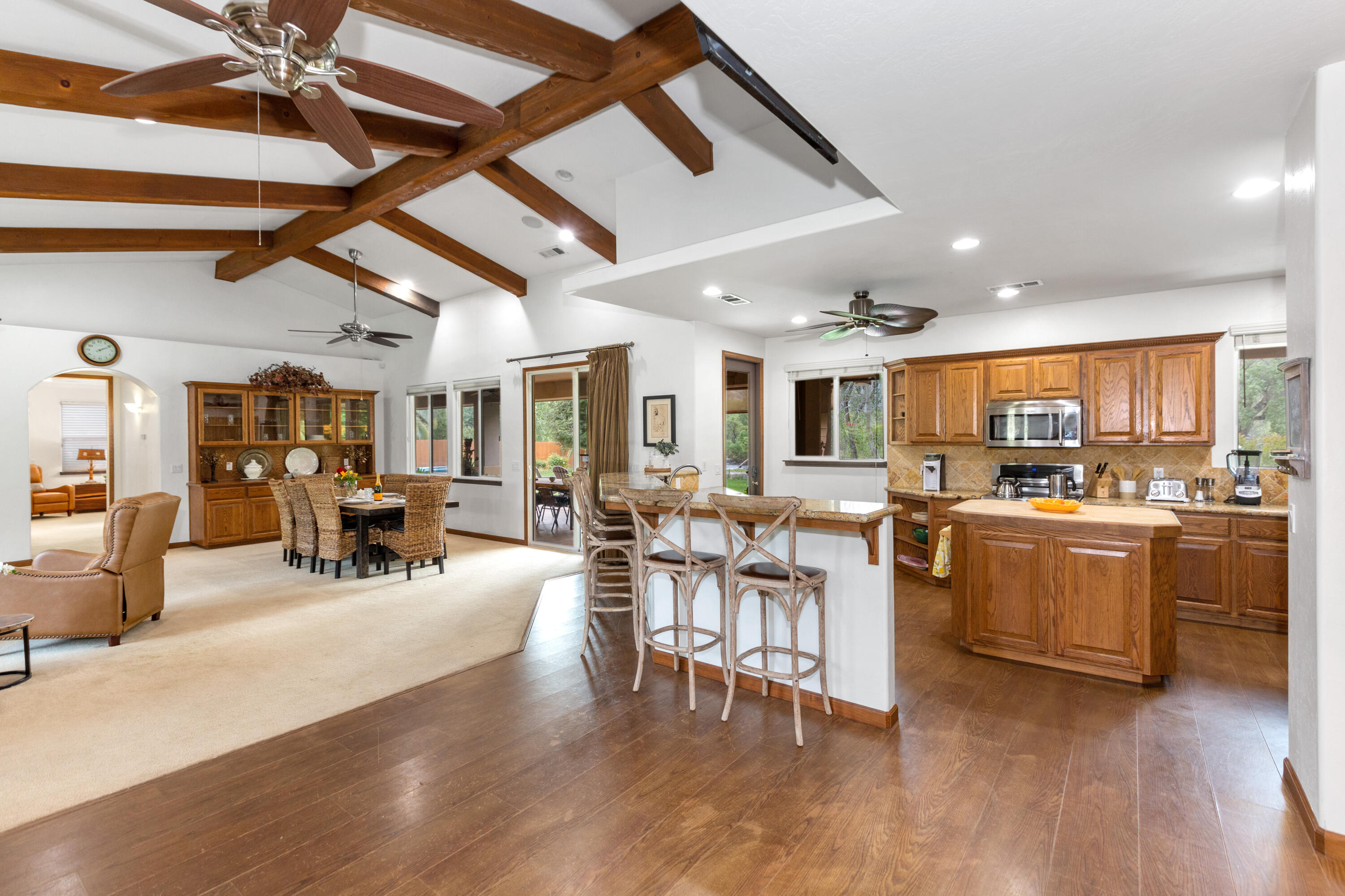 40863 Sierra Dr #D, Three Rivers, CA 93271