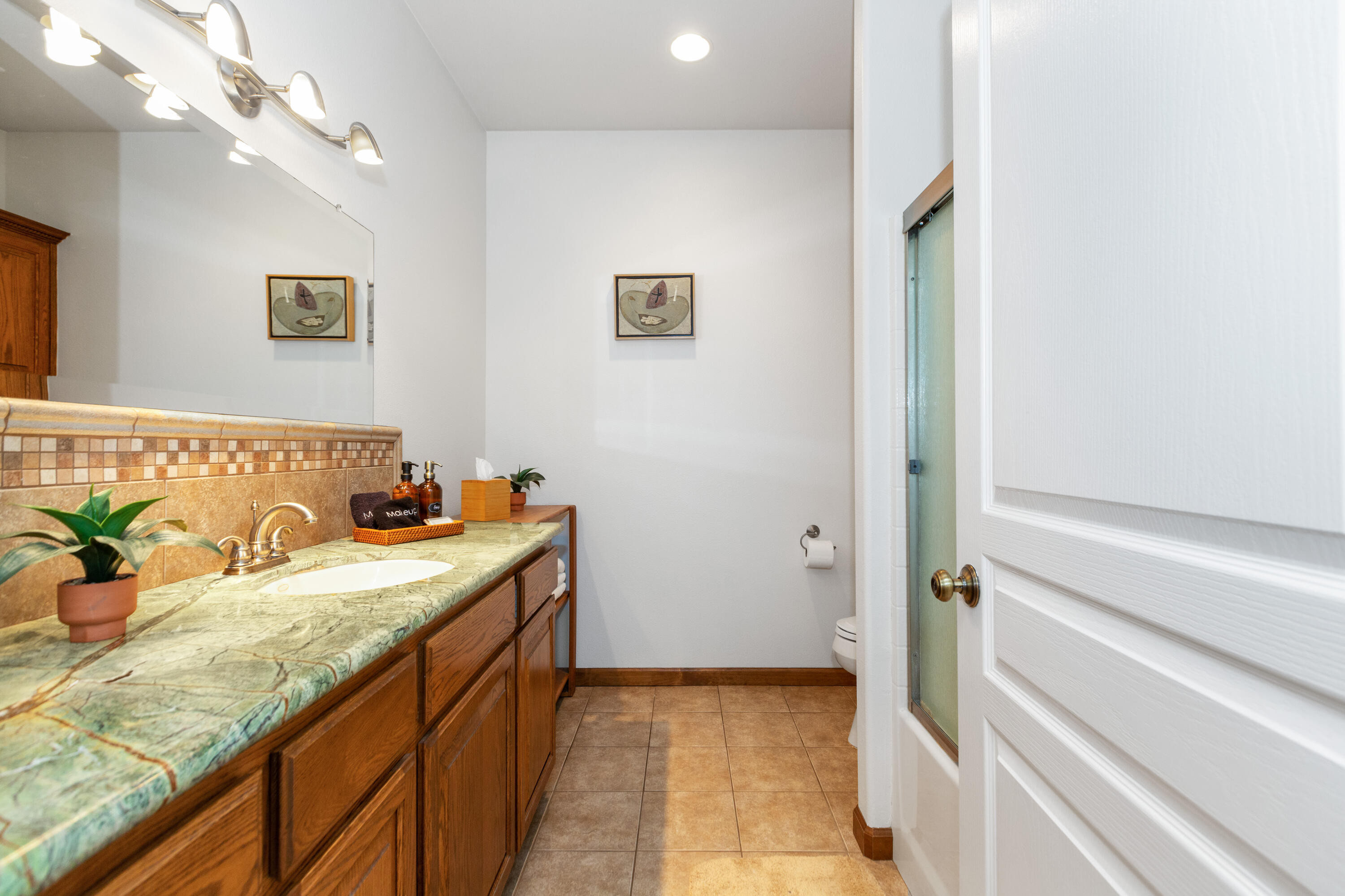 40863 Sierra Dr #D, Three Rivers, CA 93271