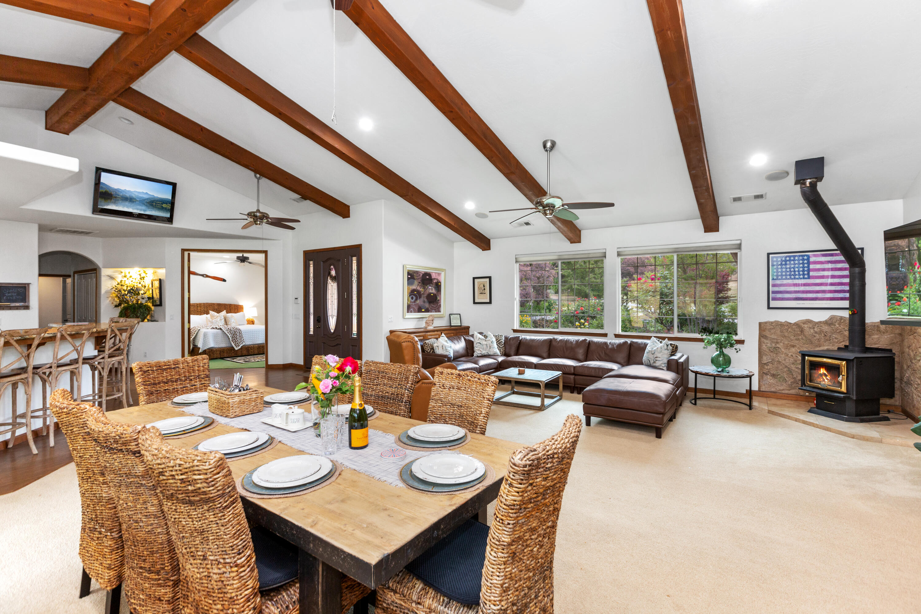 40863 Sierra Dr #D, Three Rivers, CA 93271