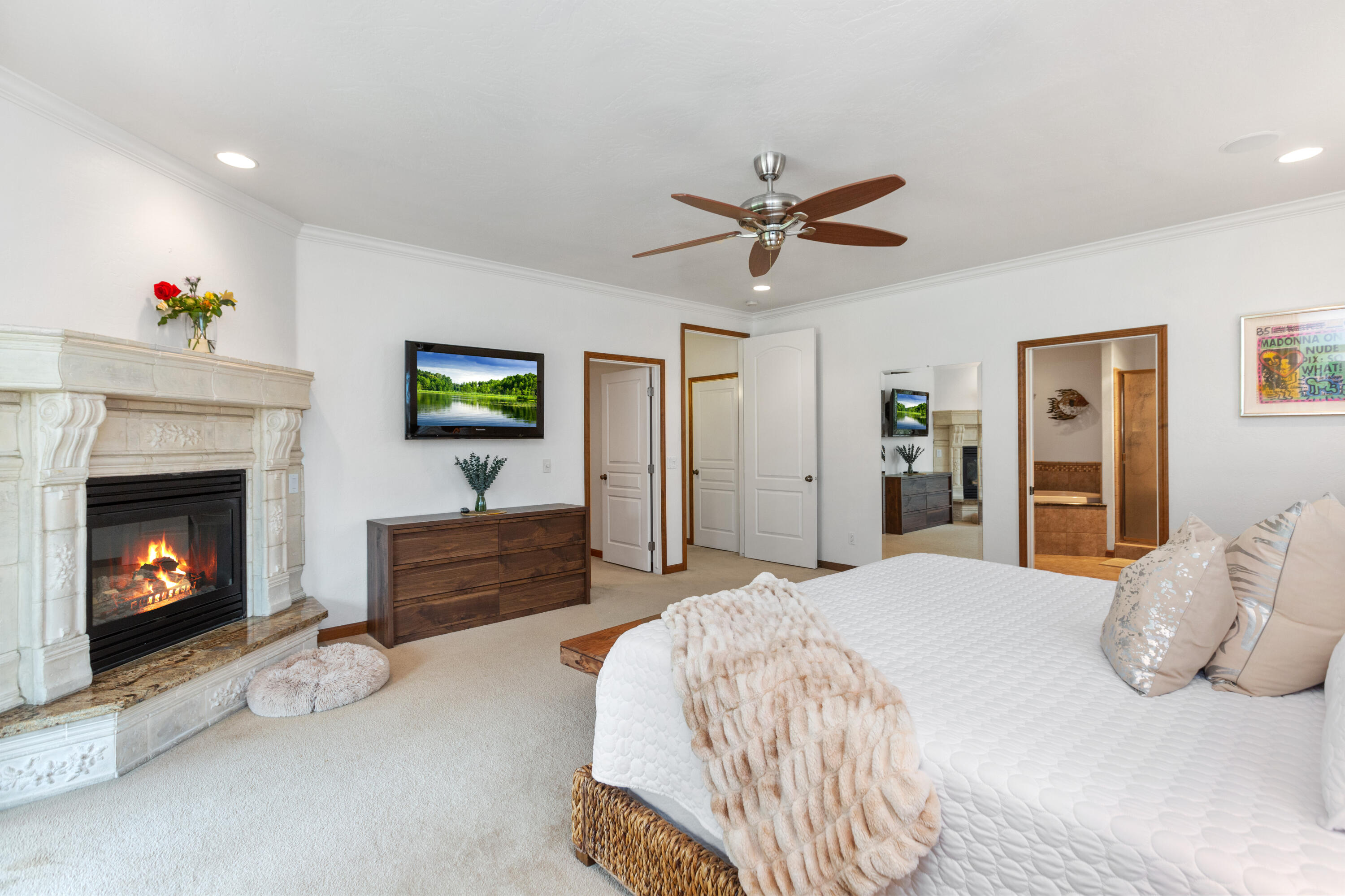 40863 Sierra Dr #D, Three Rivers, CA 93271