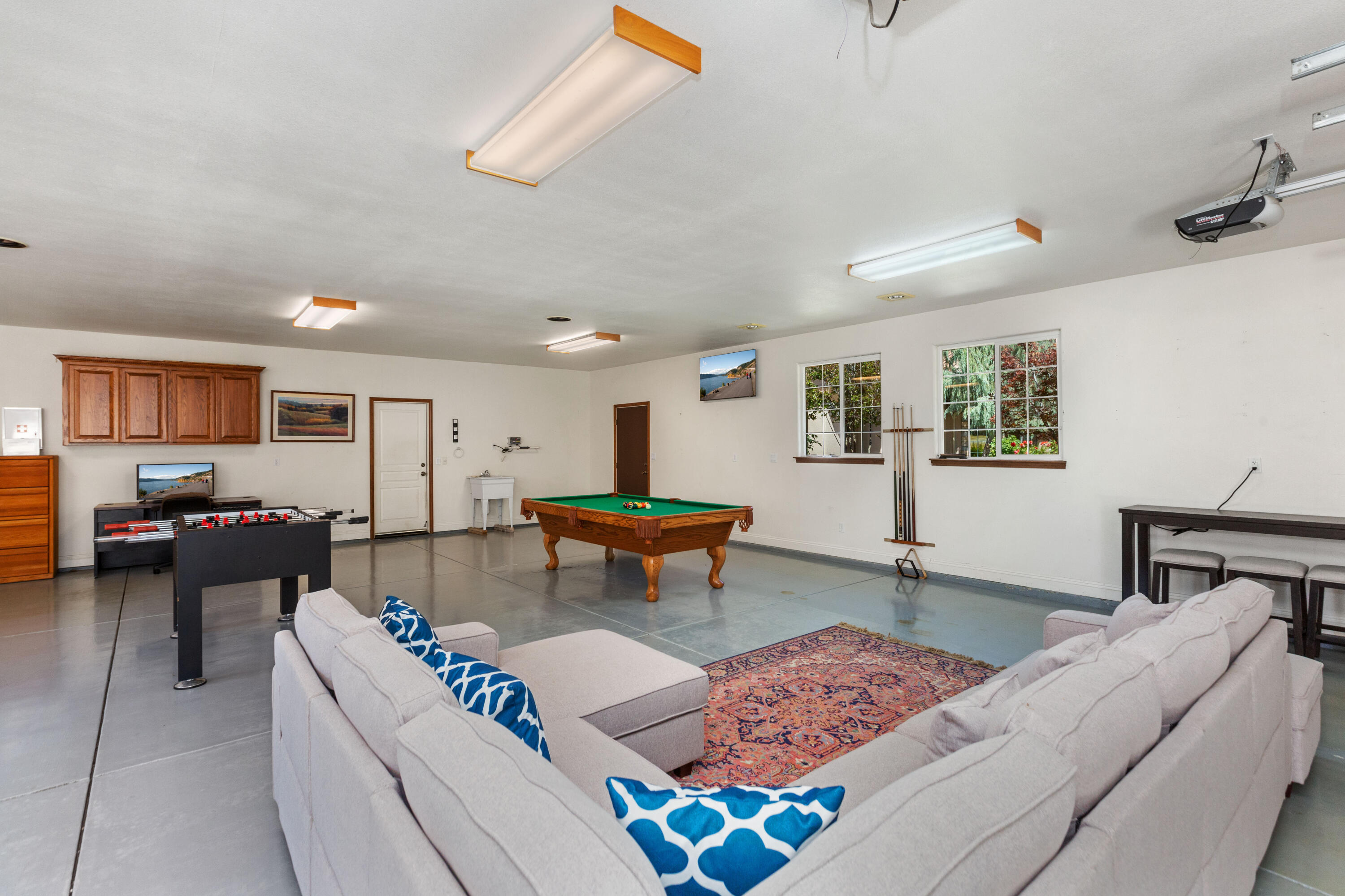 40863 Sierra Dr #D, Three Rivers, CA 93271