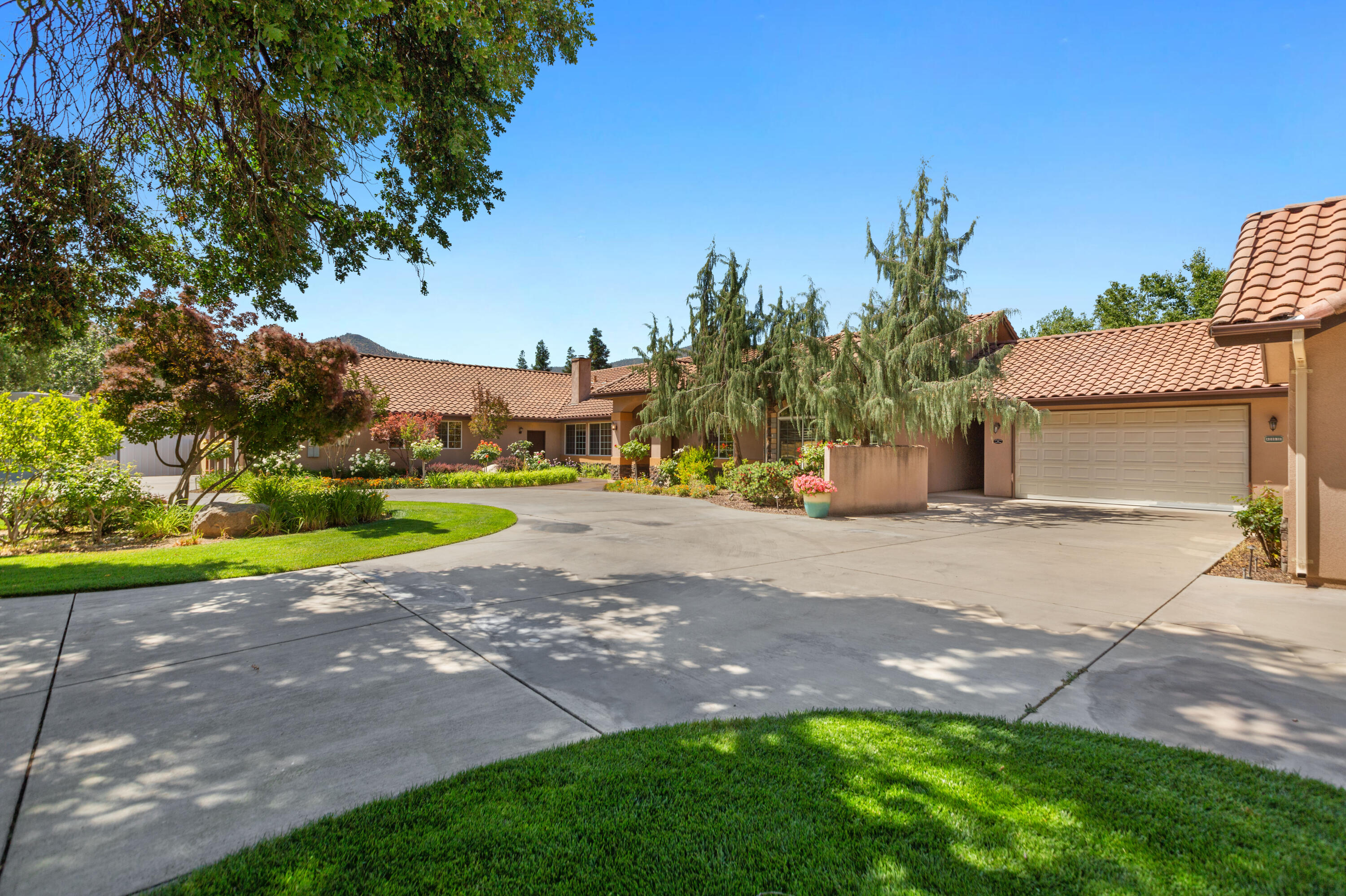 40863 Sierra Dr #D, Three Rivers, CA 93271