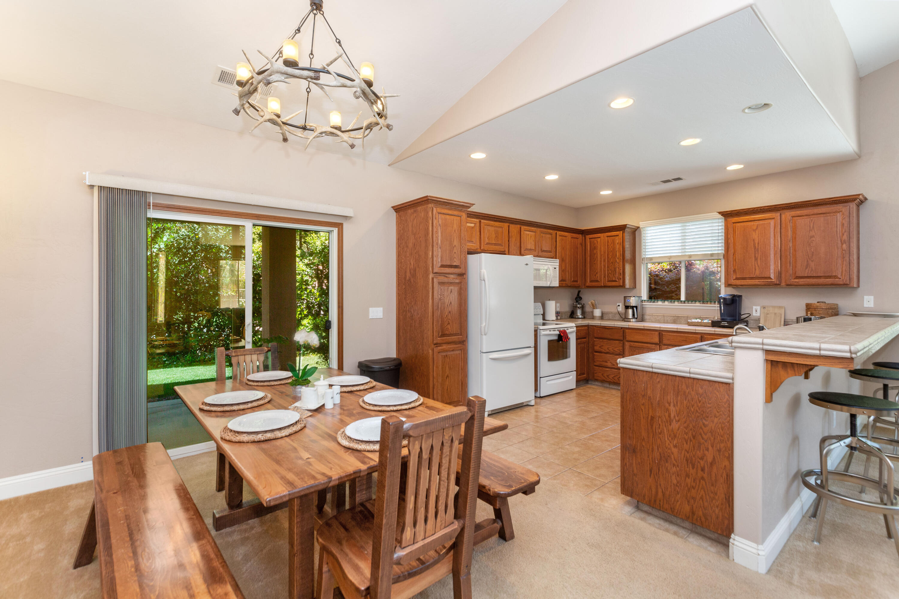 40863 Sierra Dr #D, Three Rivers, CA 93271