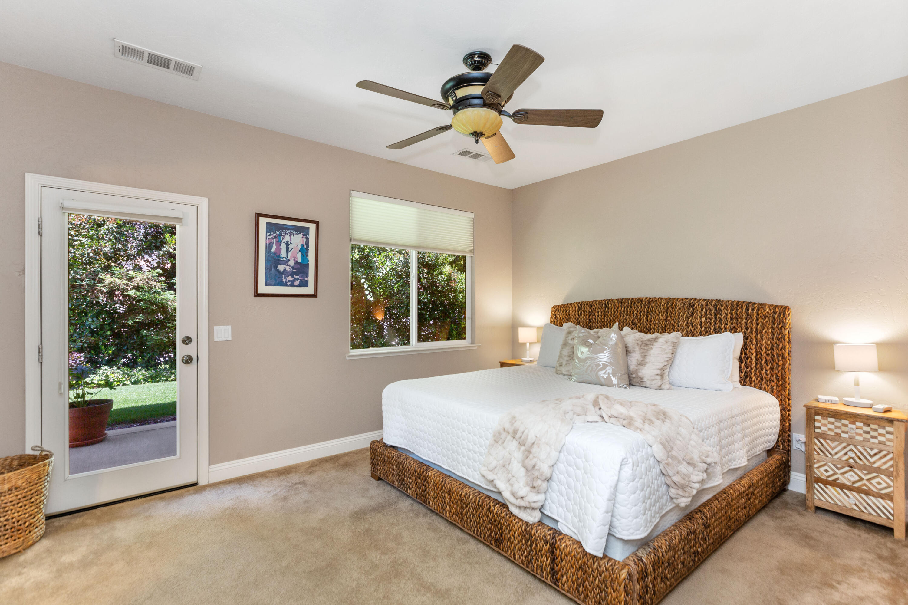 40863 Sierra Dr #D, Three Rivers, CA 93271