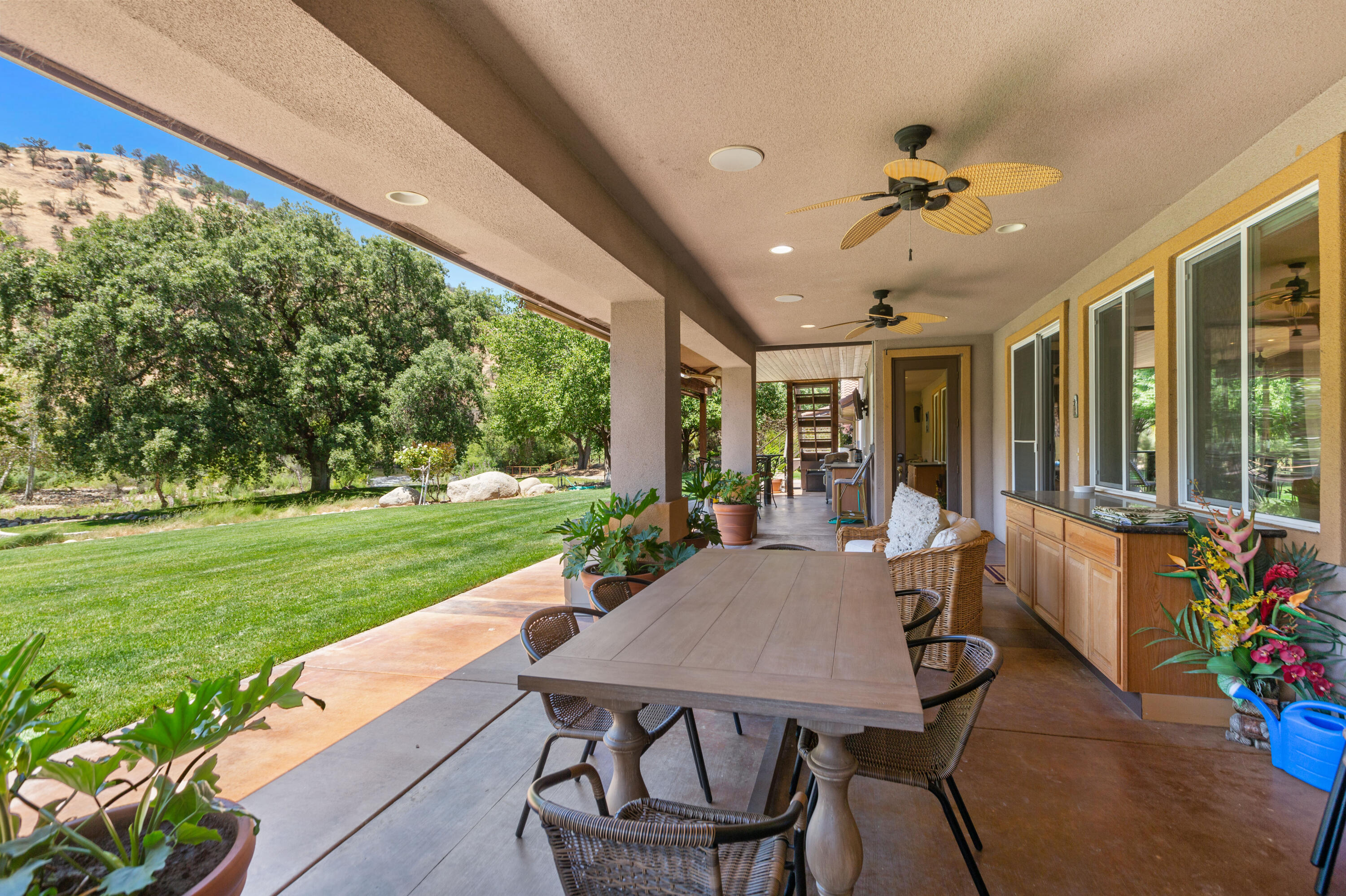 40863 Sierra Dr #D, Three Rivers, CA 93271