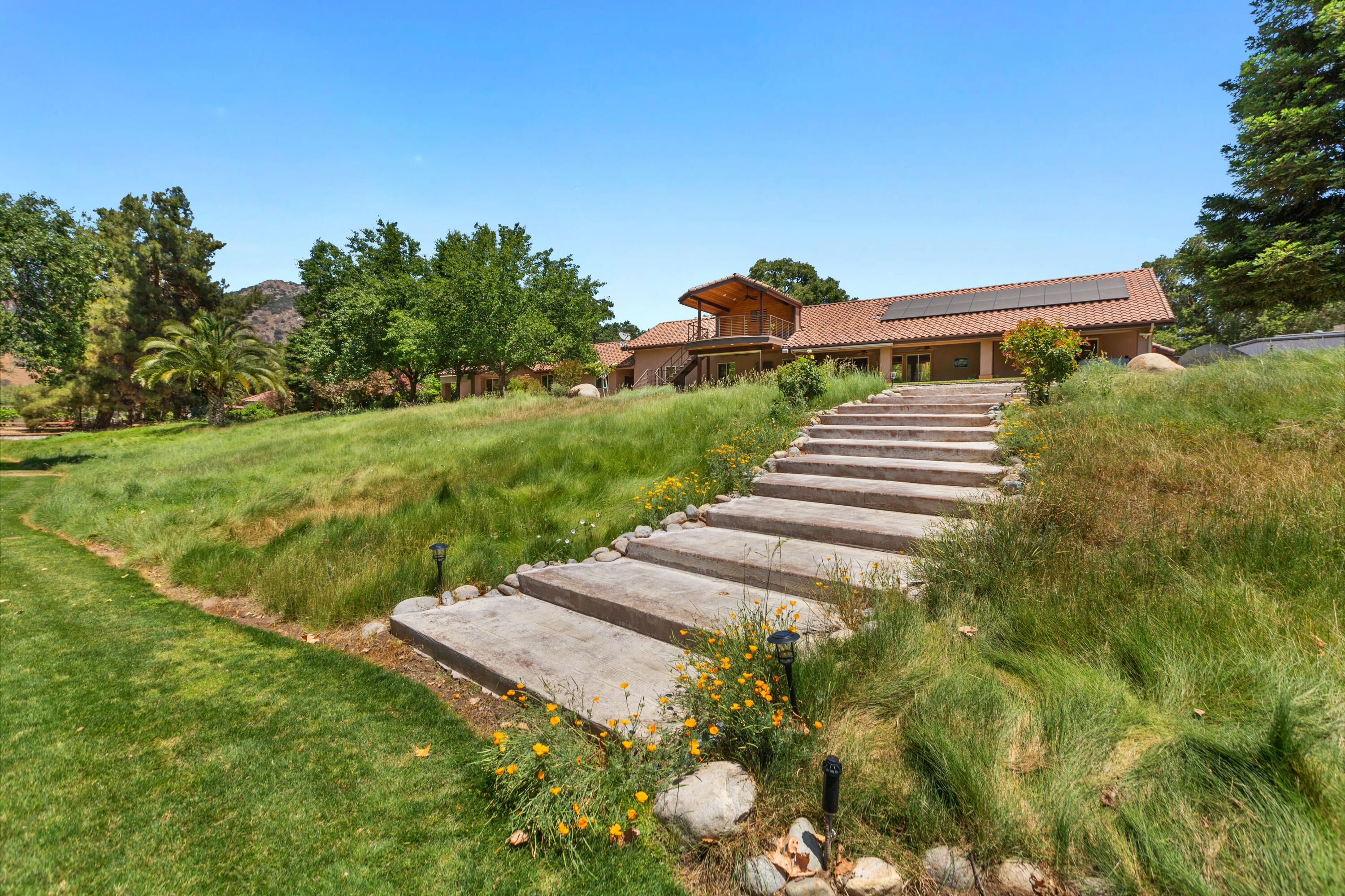 40863 Sierra Dr #D, Three Rivers, CA 93271