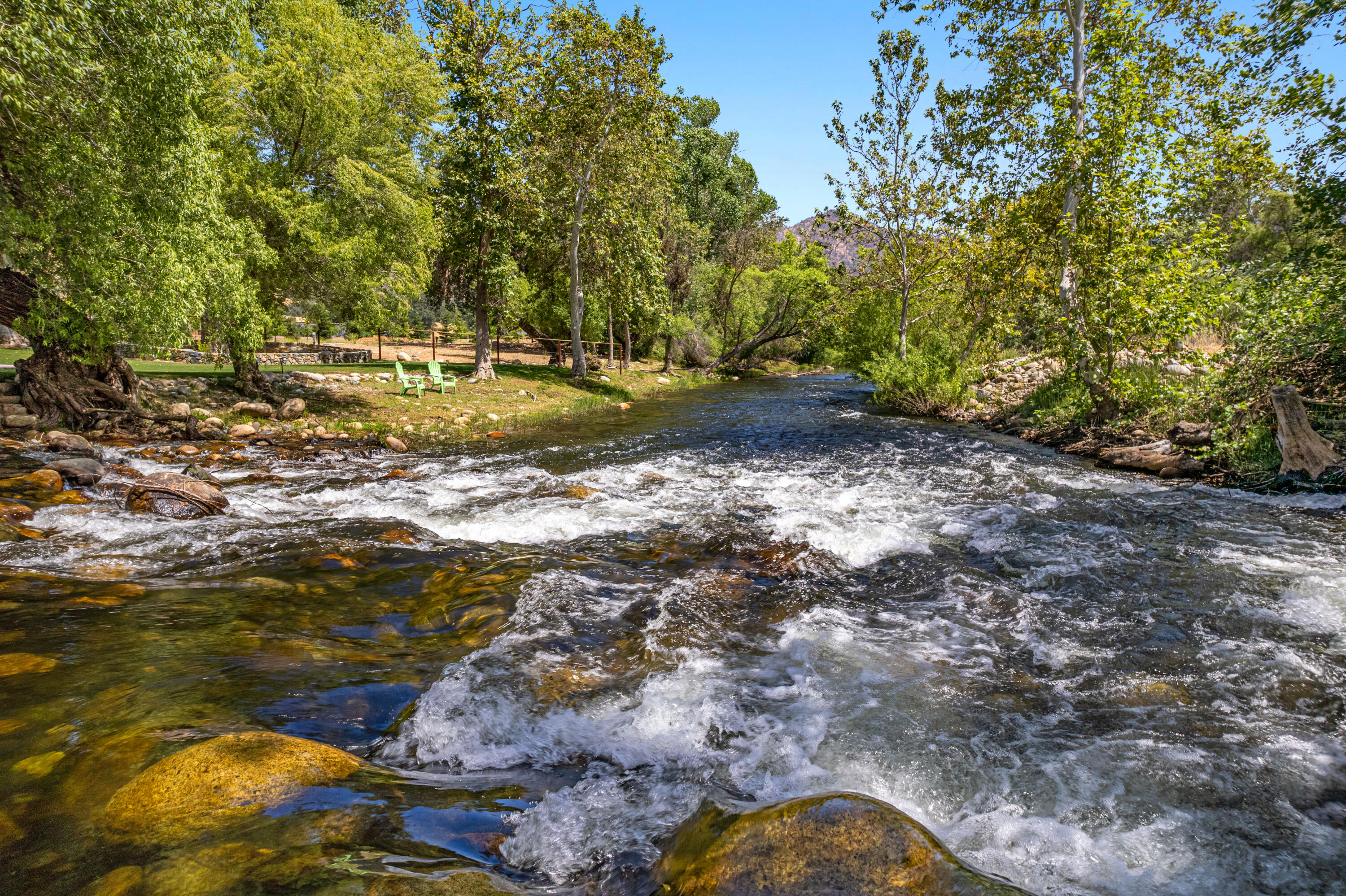 40863 Sierra Dr #D, Three Rivers, CA 93271