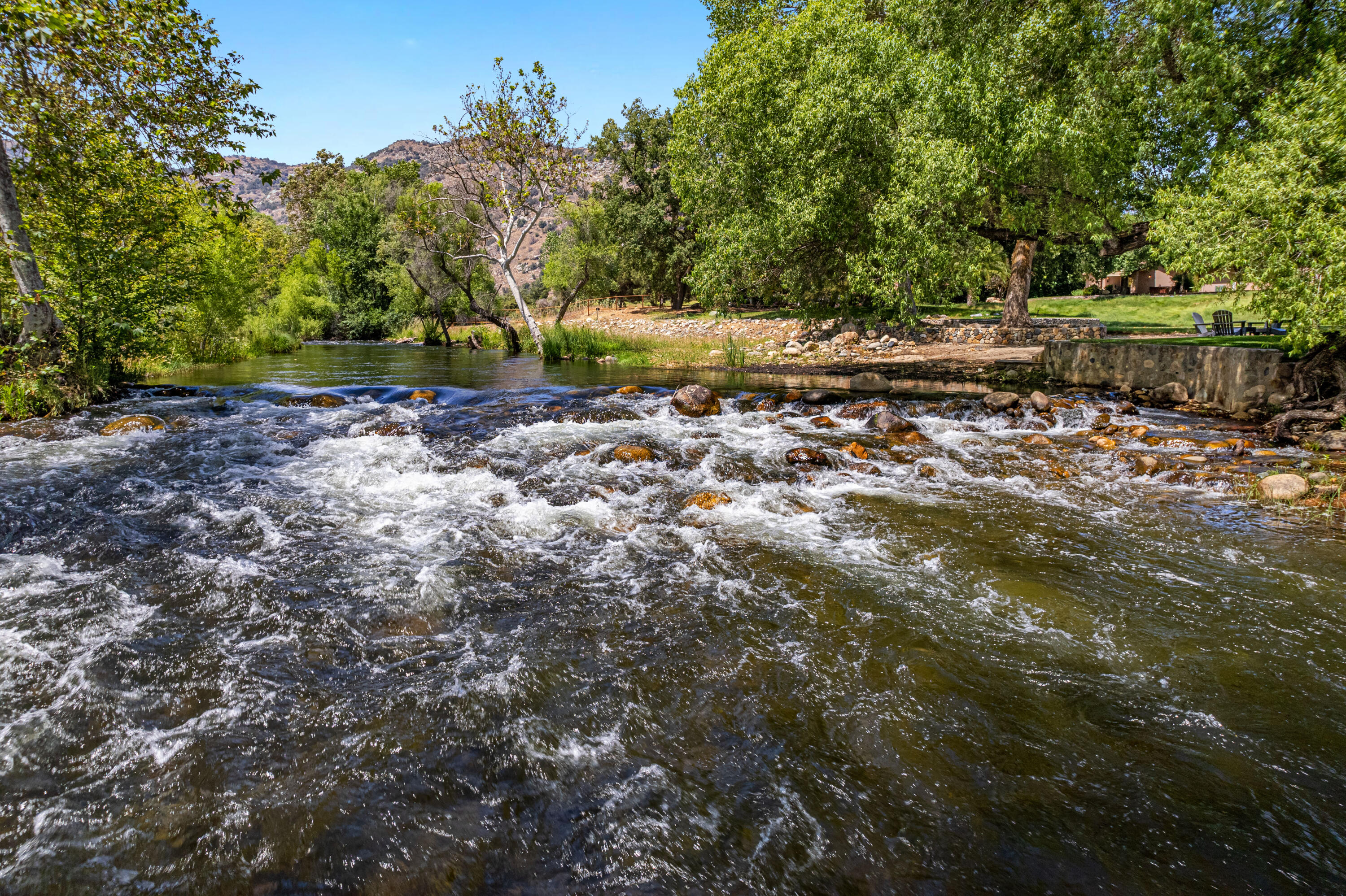 40863 Sierra Dr #D, Three Rivers, CA 93271