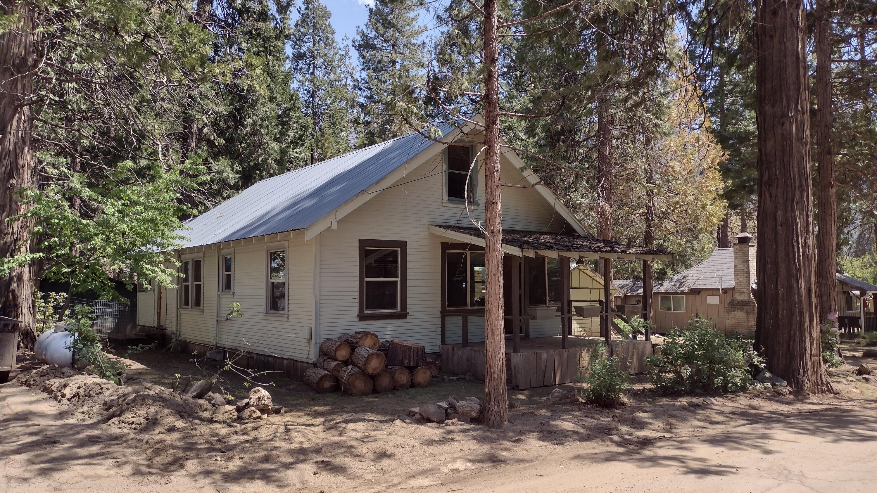 440 Trails End, Camp Nelson, CA 93265