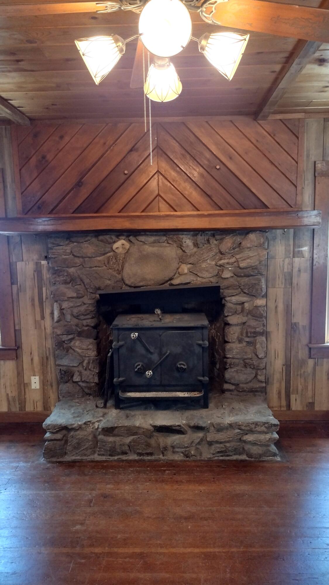 440 Trails End, Camp Nelson, CA 93265