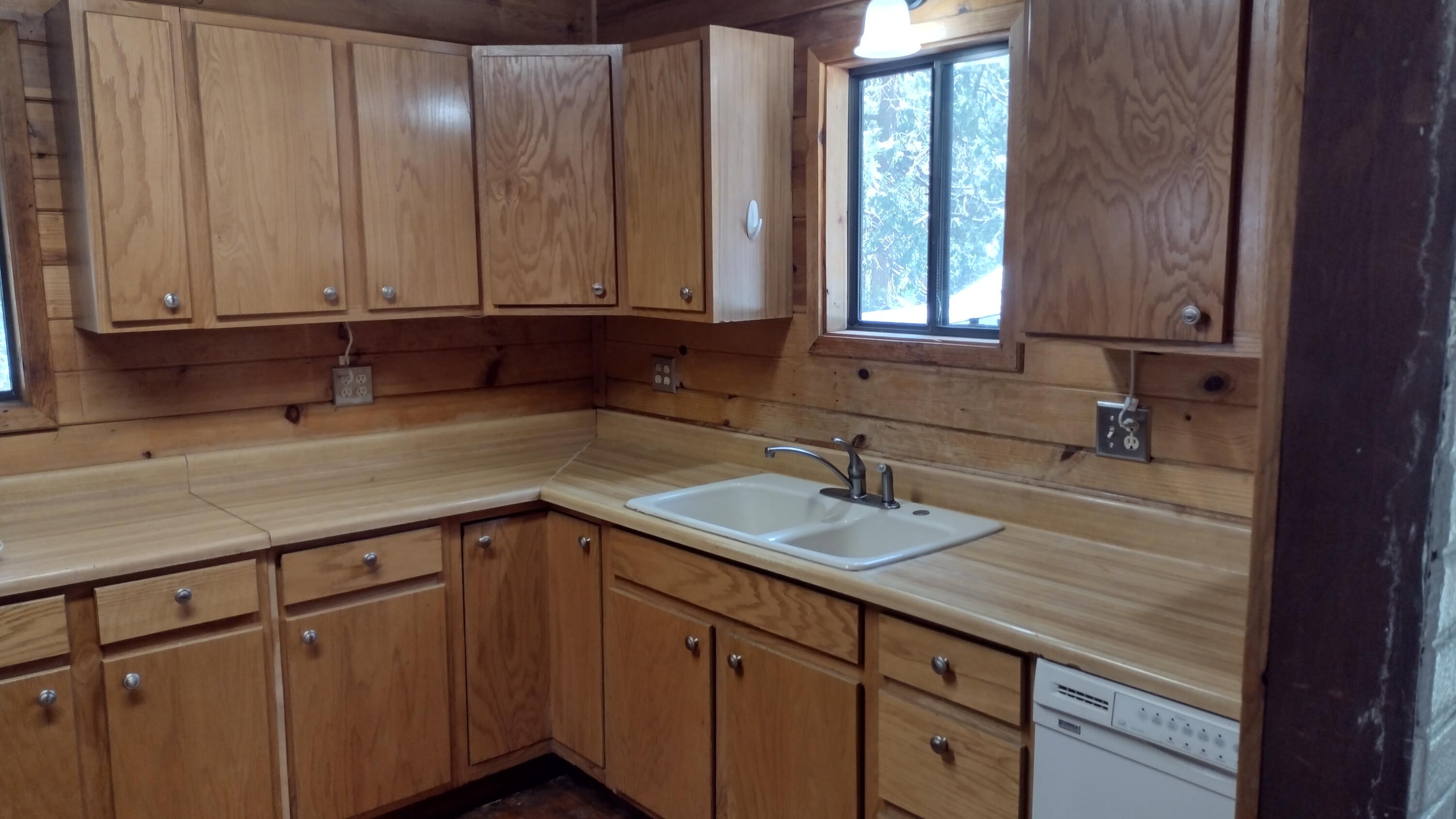 440 Trails End, Camp Nelson, CA 93265