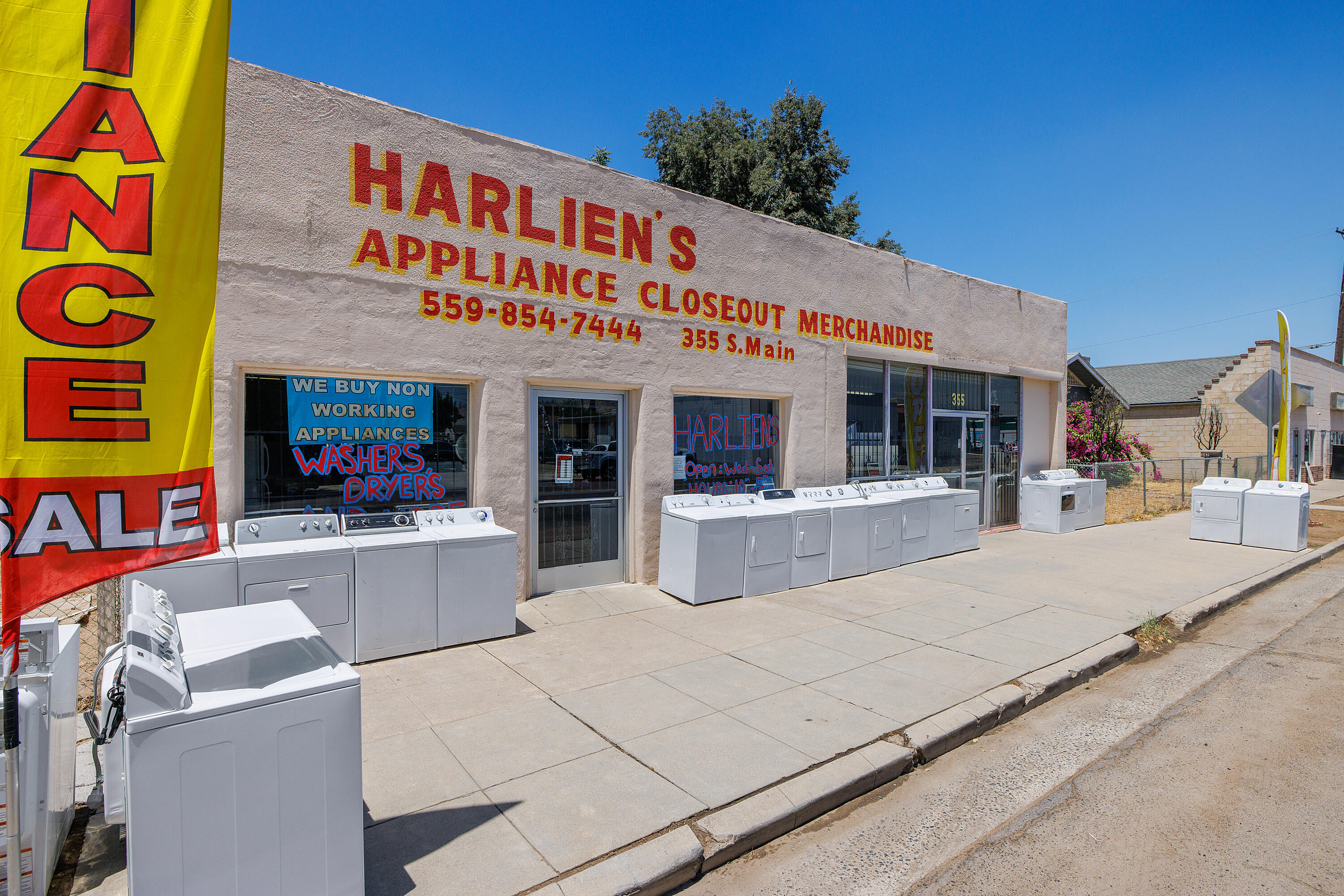 355 S Main St, Porterville, CA 93257