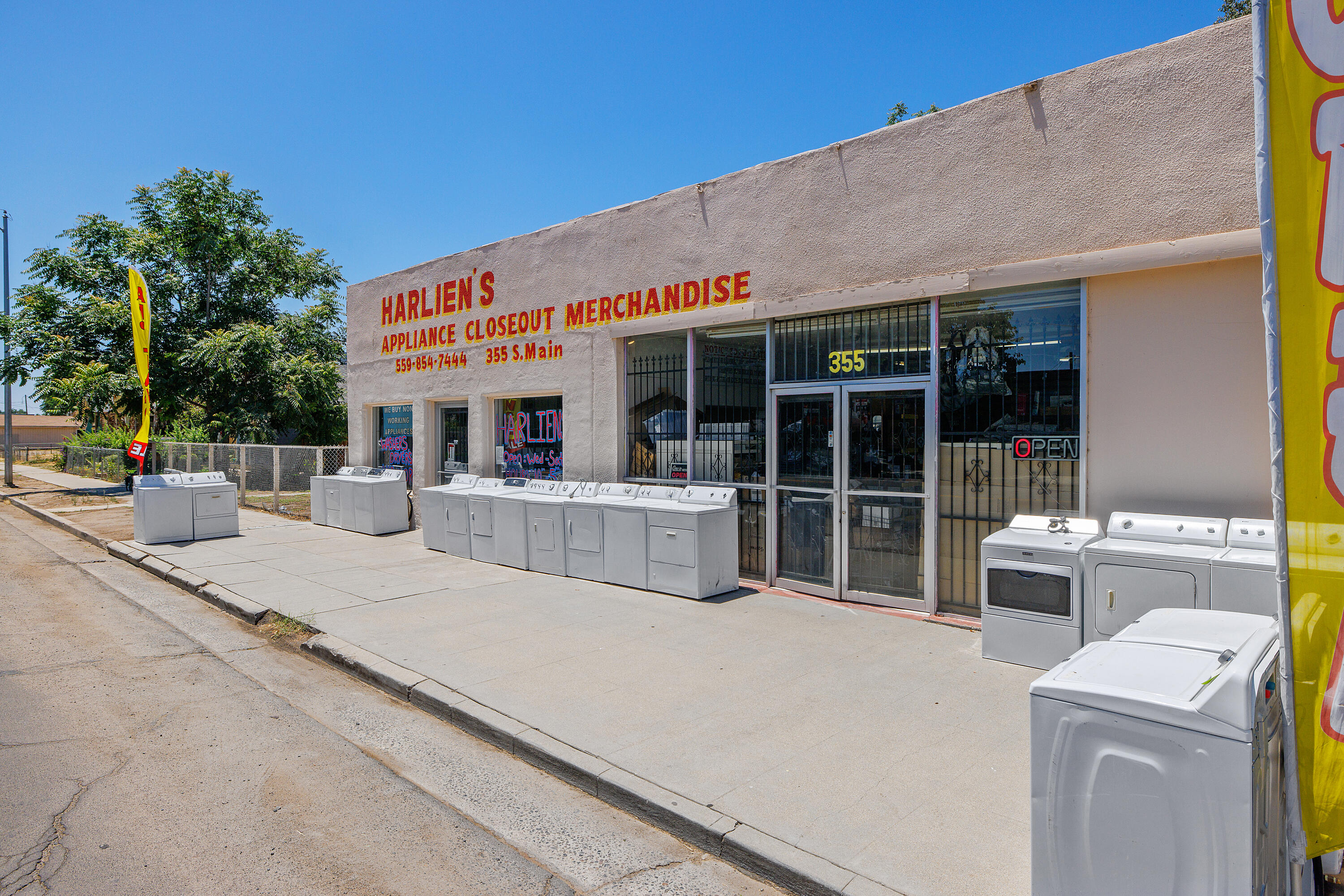 355 S Main St, Porterville, CA 93257