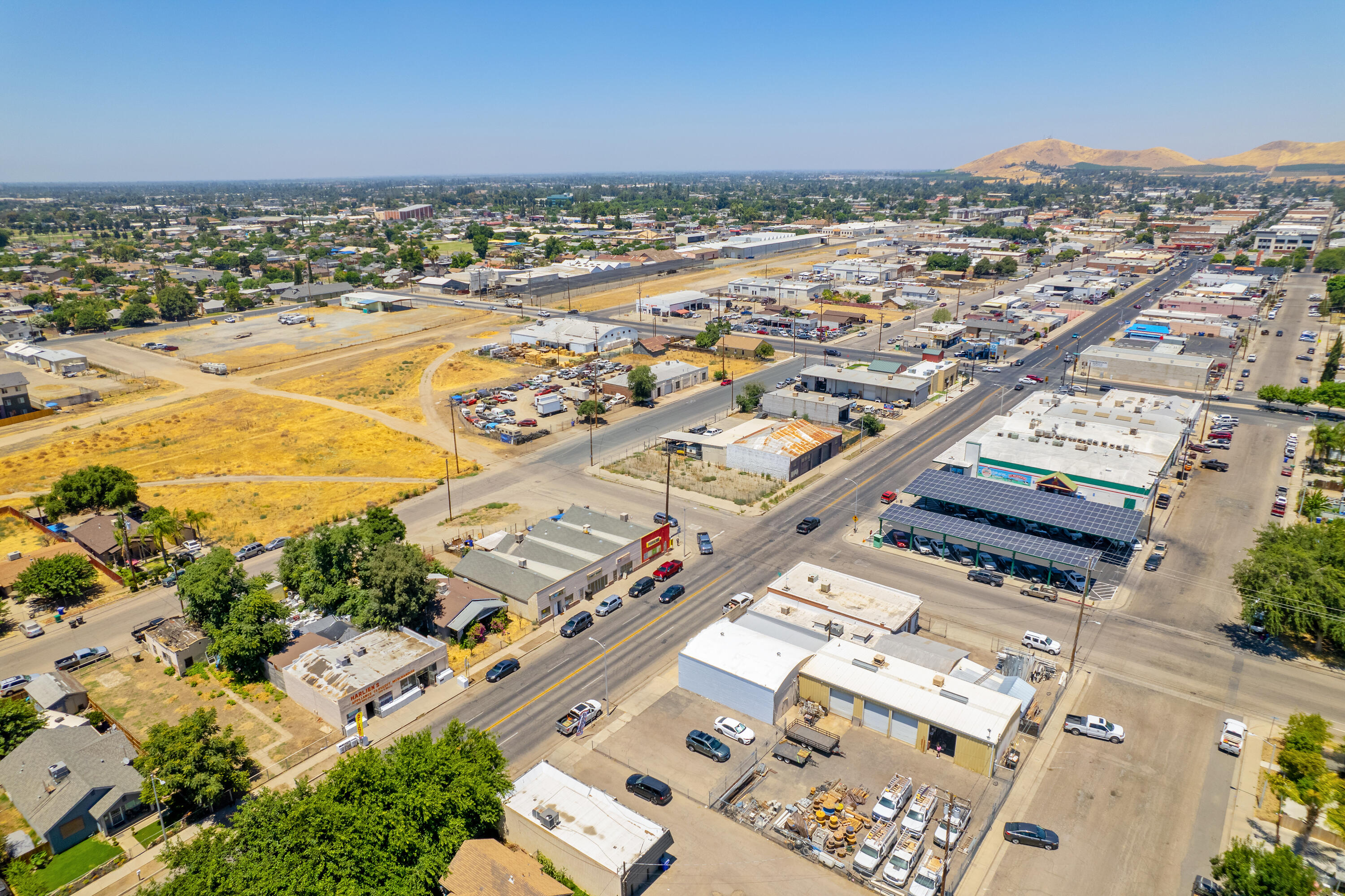 355 S Main St, Porterville, CA 93257