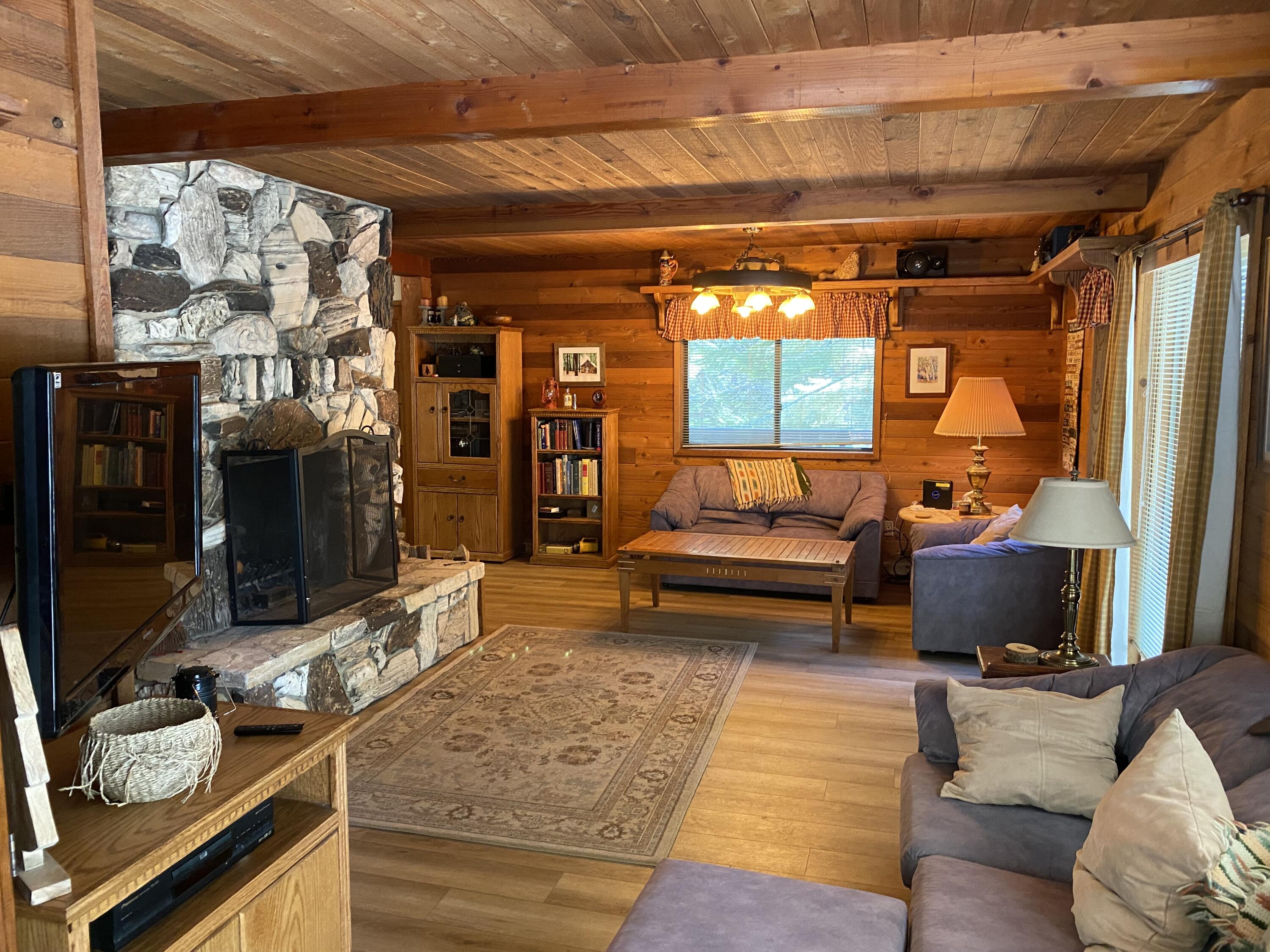 57148 Kramer Dr, Springville, CA 93265