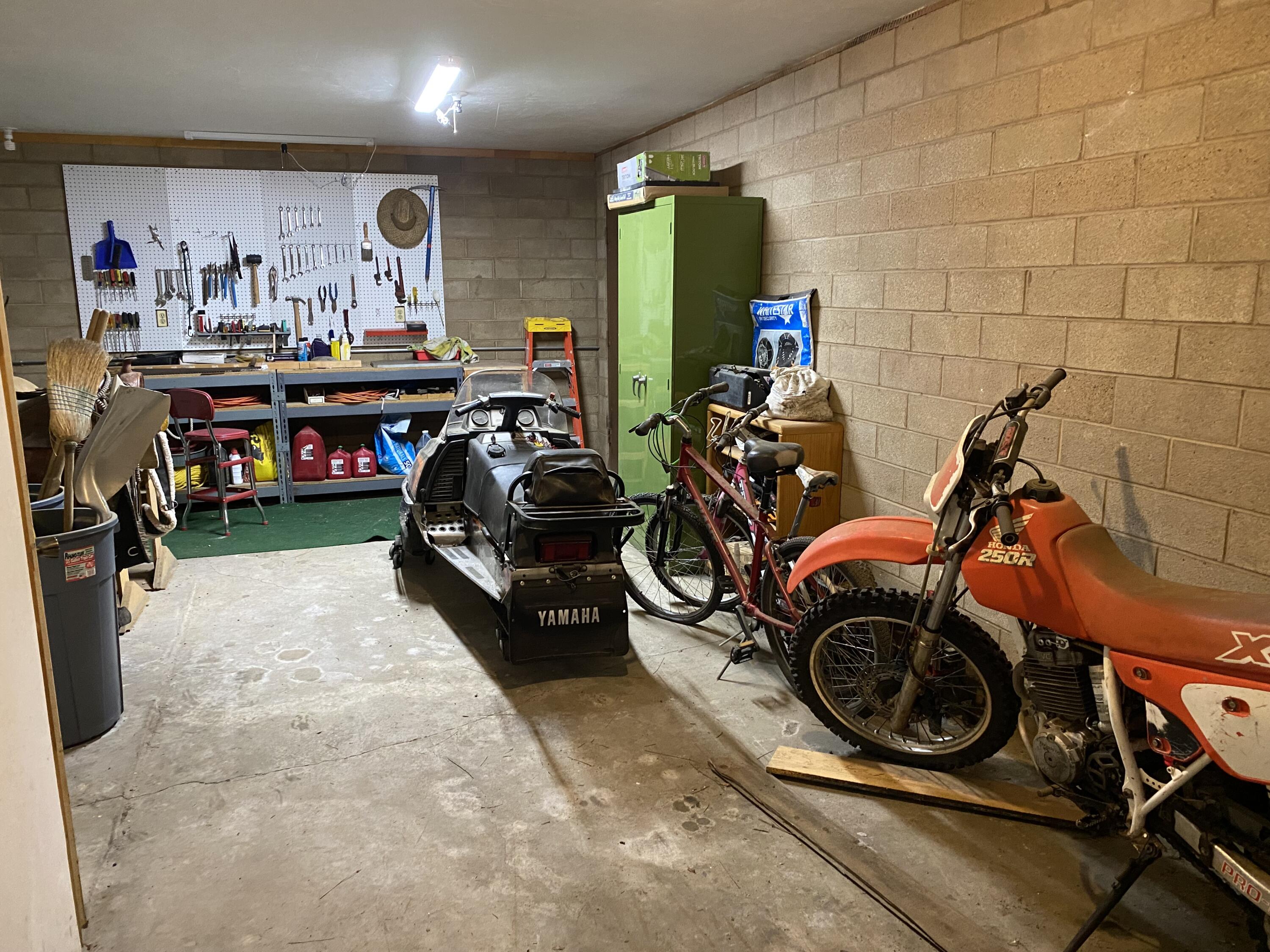 57148 Kramer Dr, Springville, CA 93265