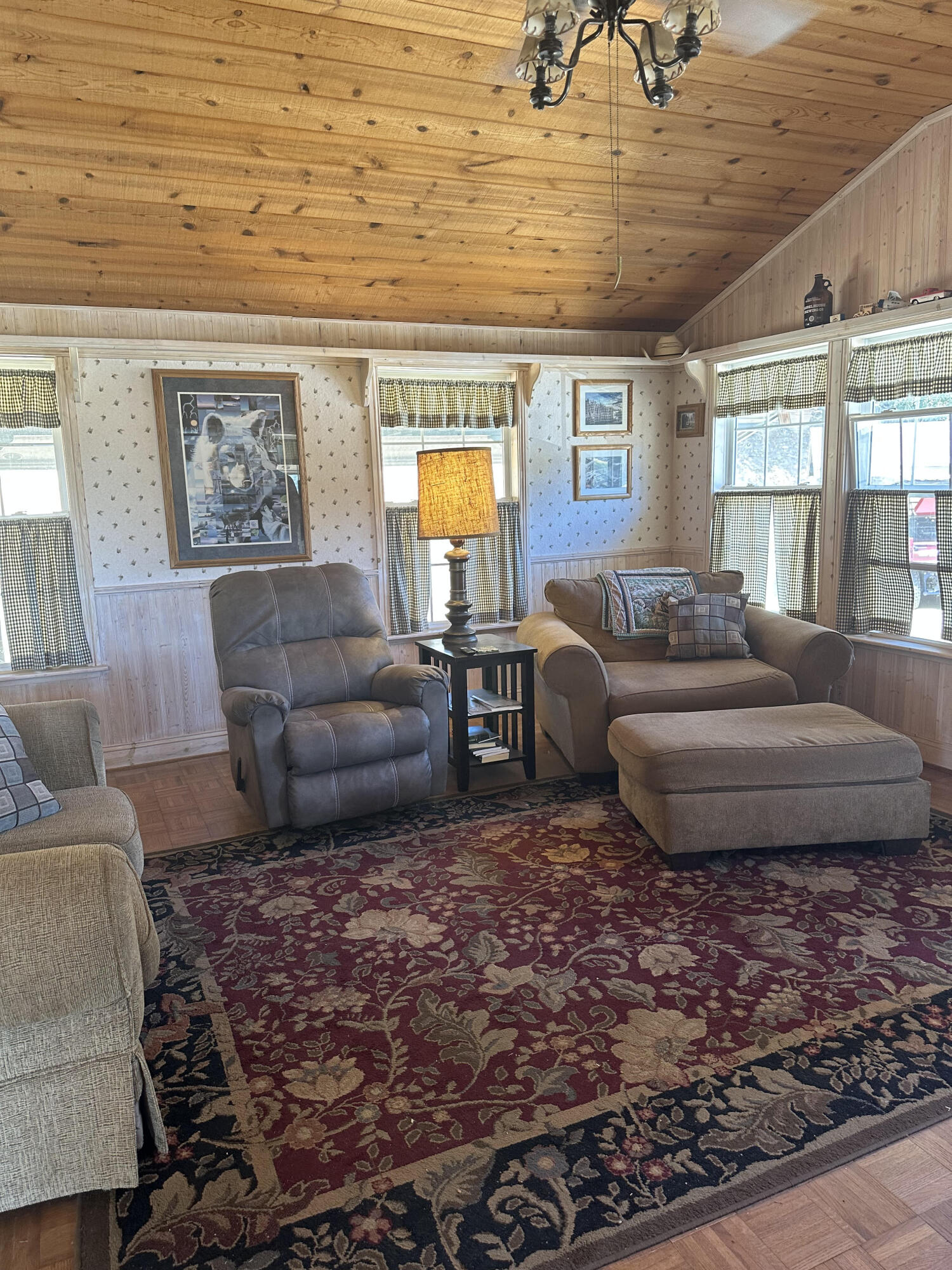 51083 Whitaker Forest Rd, Badger, CA 93603