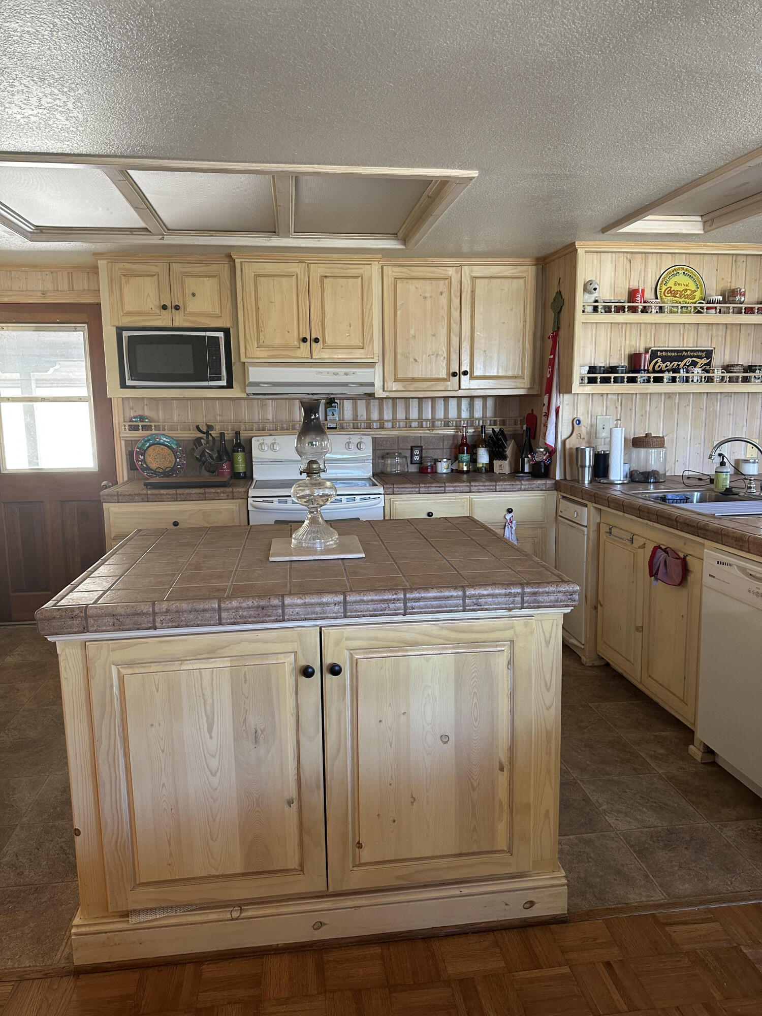 51083 Whitaker Forest Rd, Badger, CA 93603