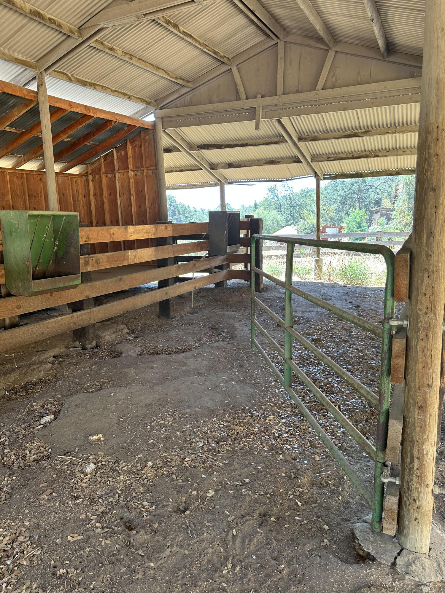 51083 Whitaker Forest Rd, Badger, CA 93603