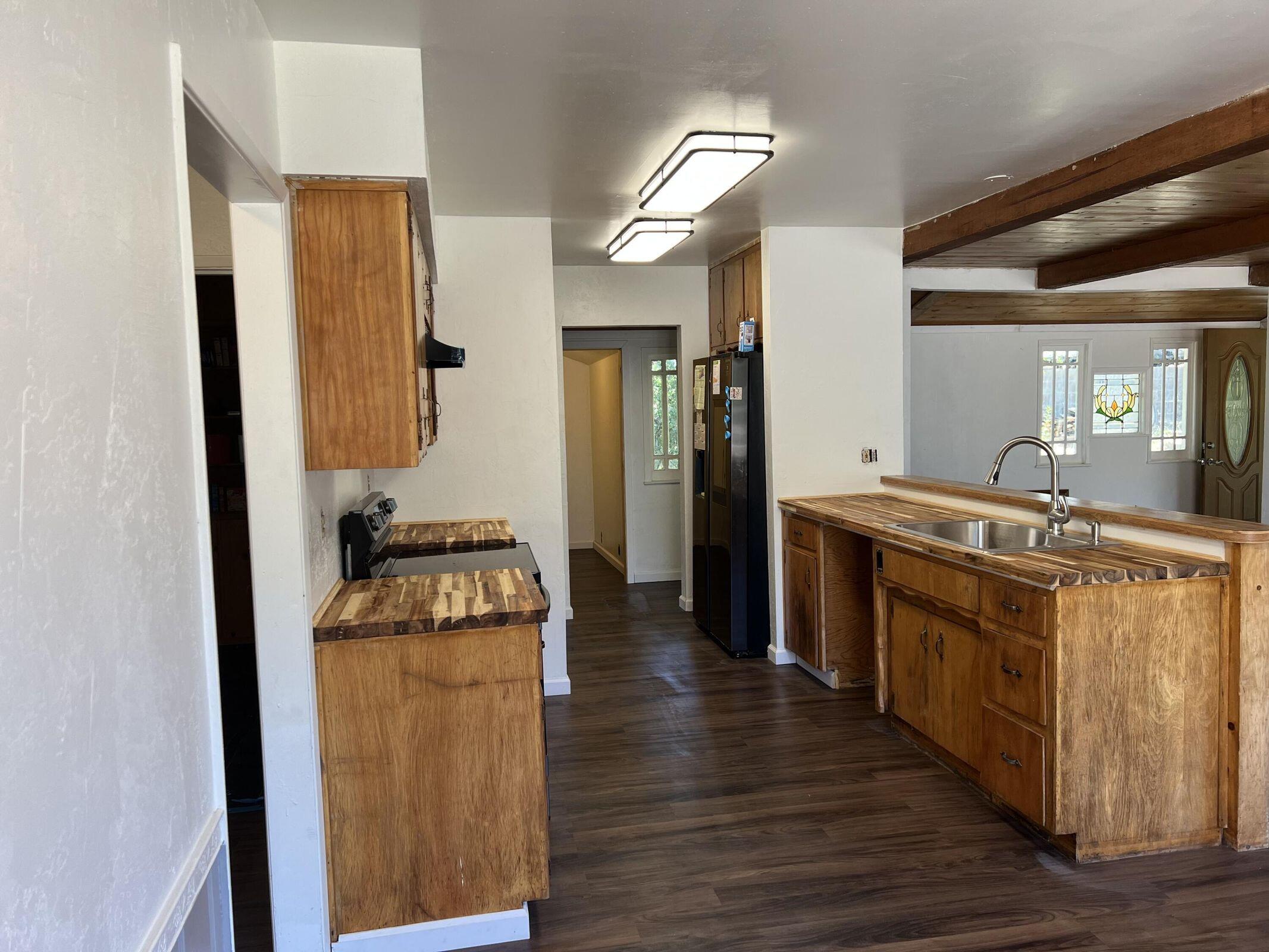 305 John Lewis Dr, Springville, CA 93265