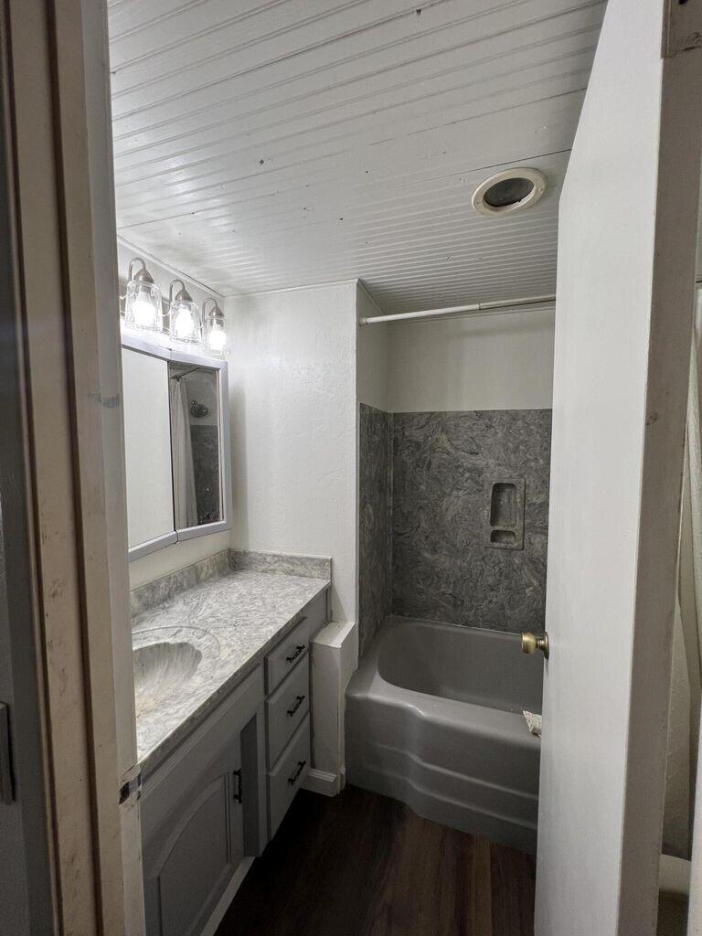 305 John Lewis Dr, Springville, CA 93265