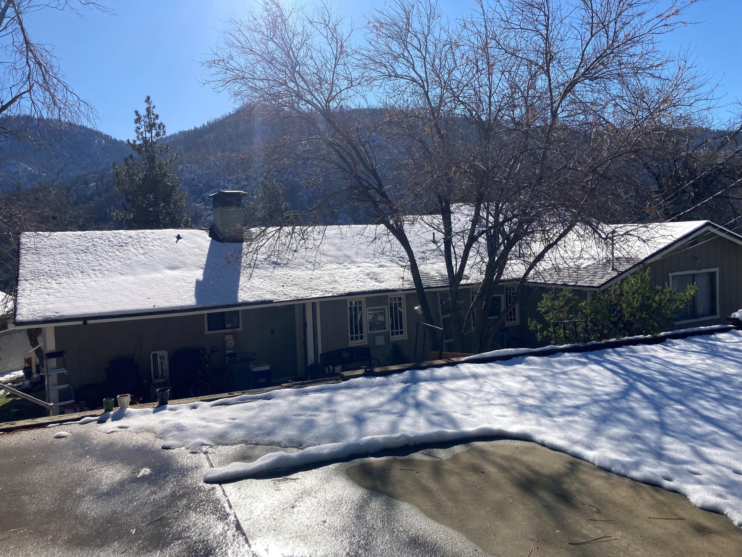305 John Lewis Dr, Springville, CA 93265
