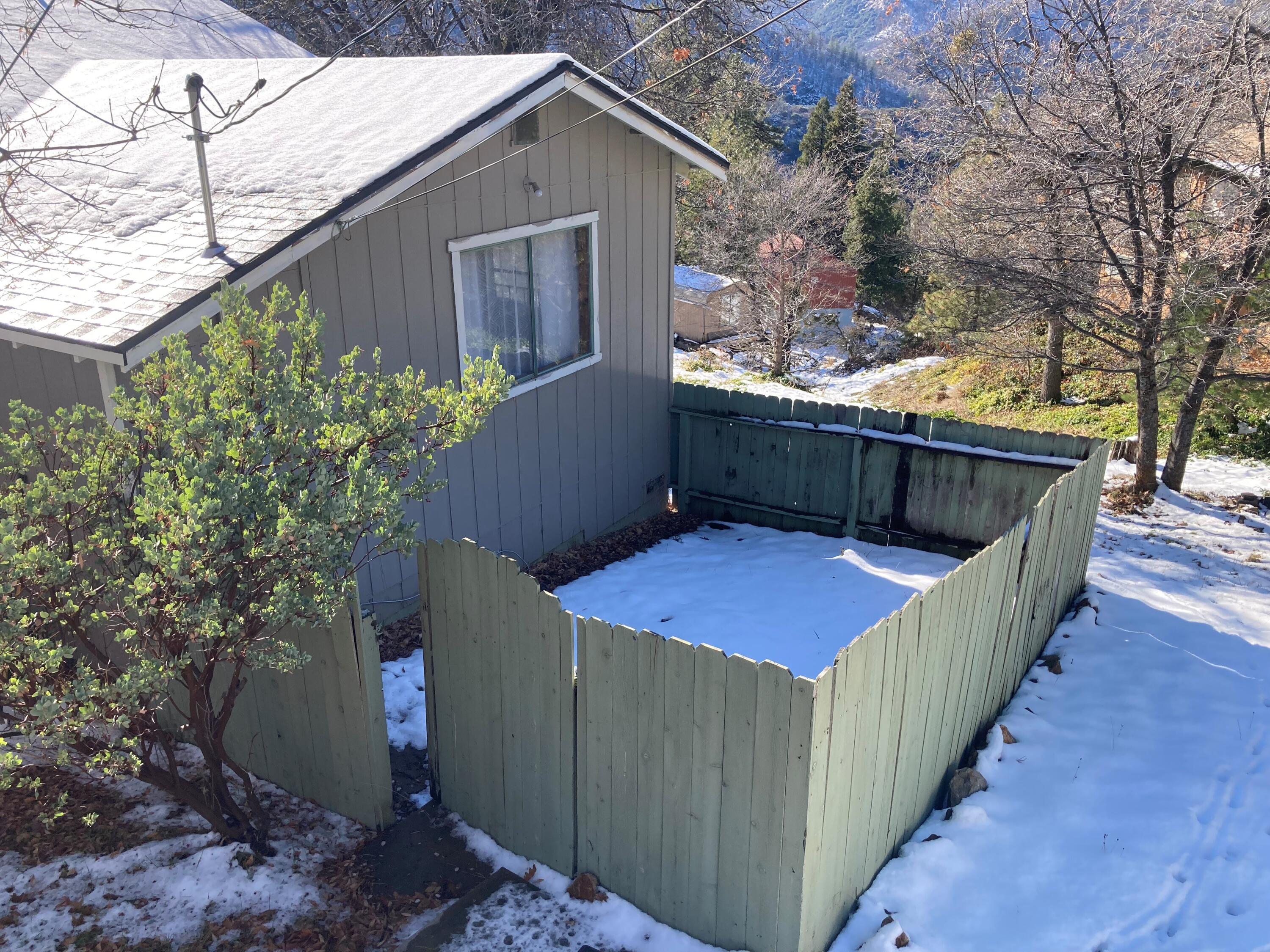 305 John Lewis Dr, Springville, CA 93265