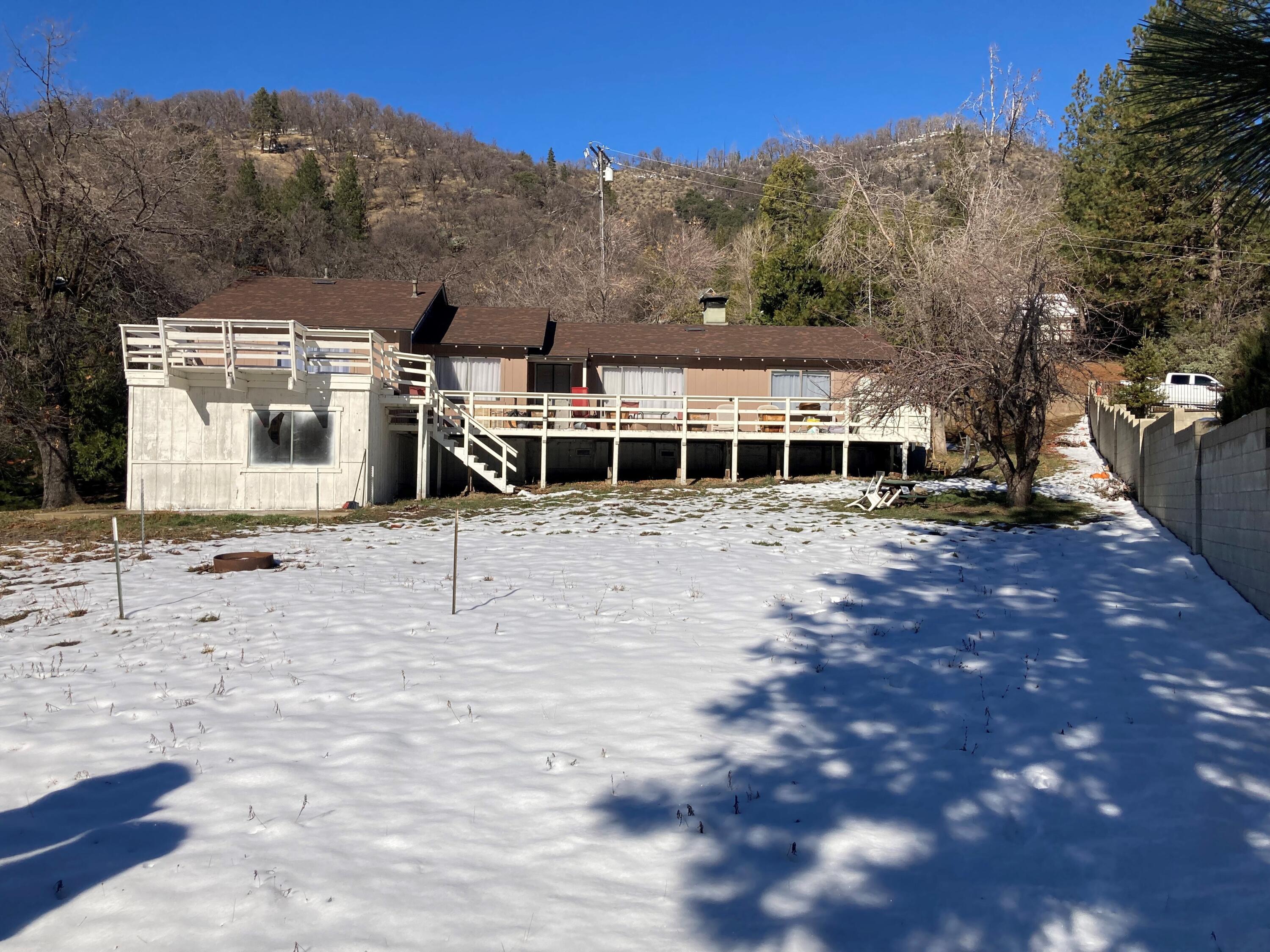 305 John Lewis Dr, Springville, CA 93265