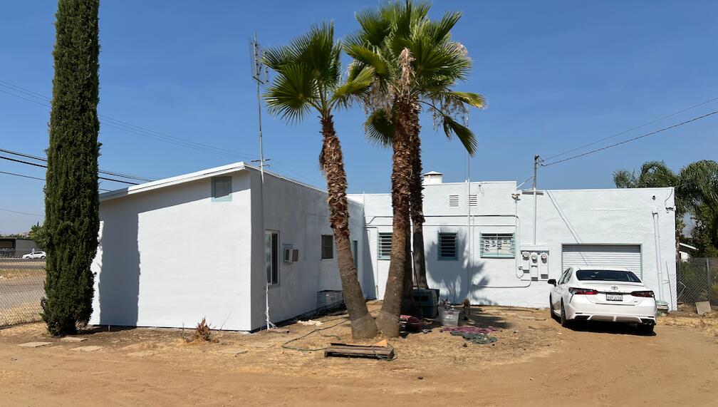 536 5th St, Orange Cove, CA 93646