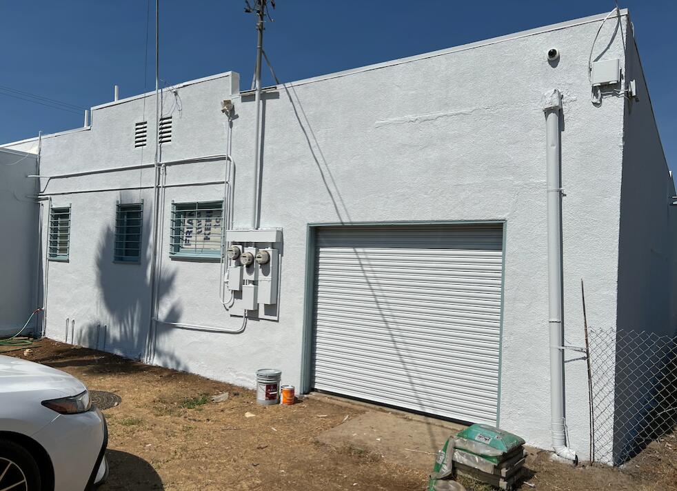 536 5th St, Orange Cove, CA 93646