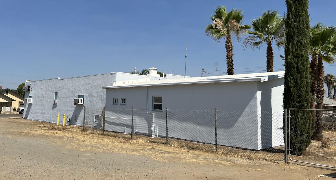 536 5th St, Orange Cove, CA 93646