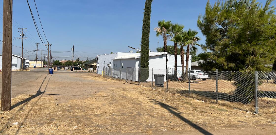 536 5th St, Orange Cove, CA 93646