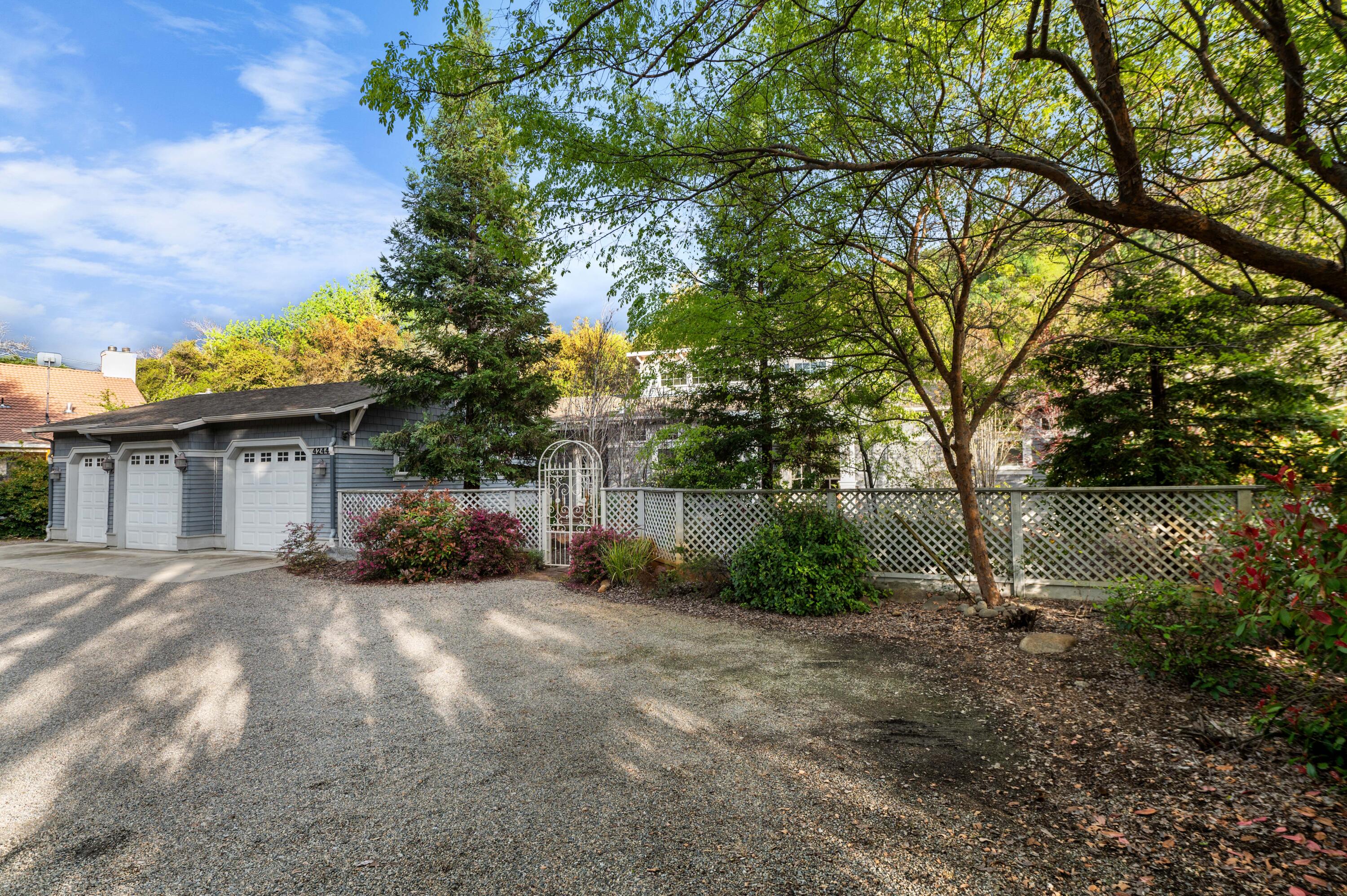 42440 Kaweah River Dr, Three Rivers, CA 93271