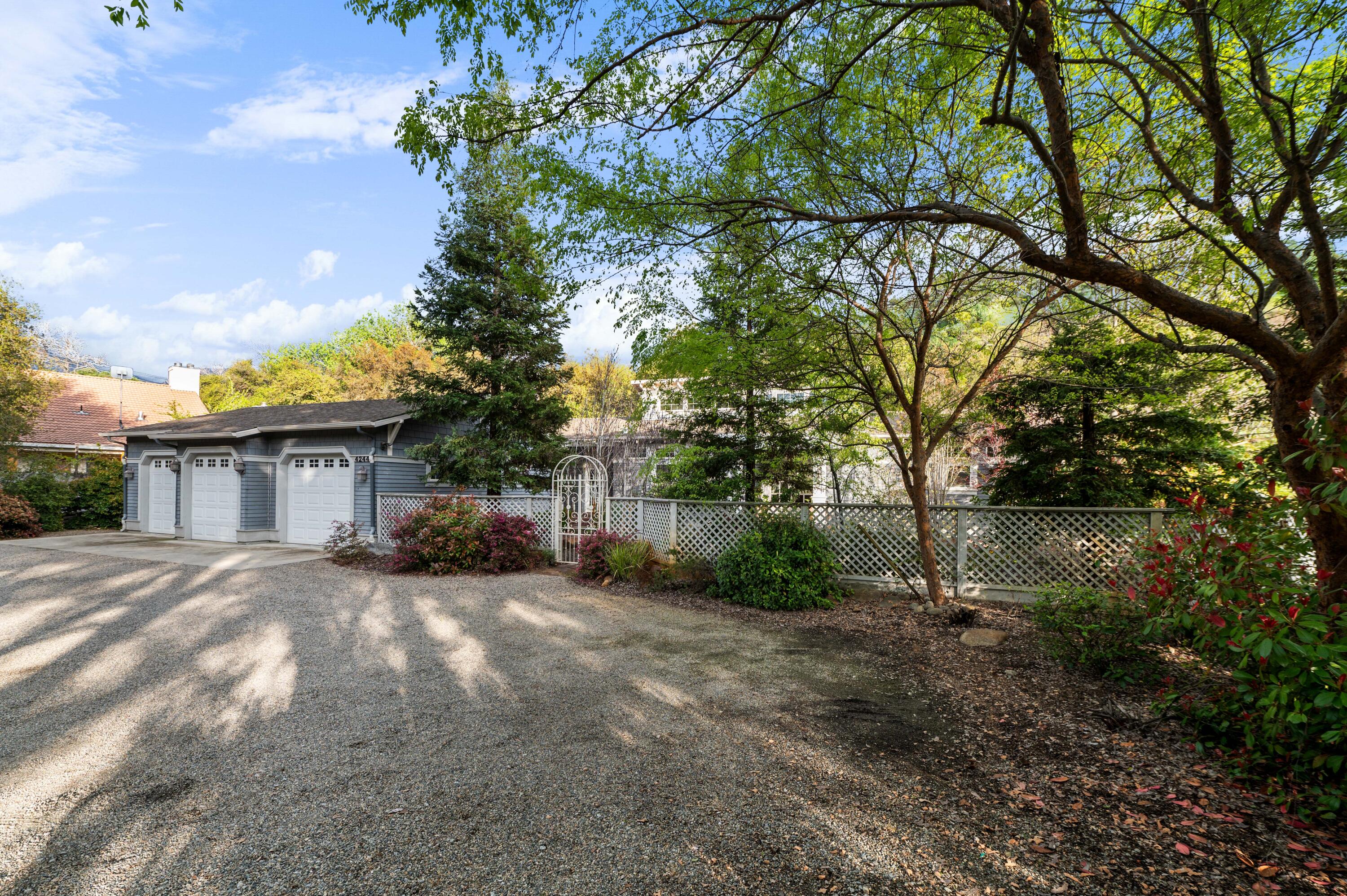 42440 Kaweah River Dr, Three Rivers, CA 93271