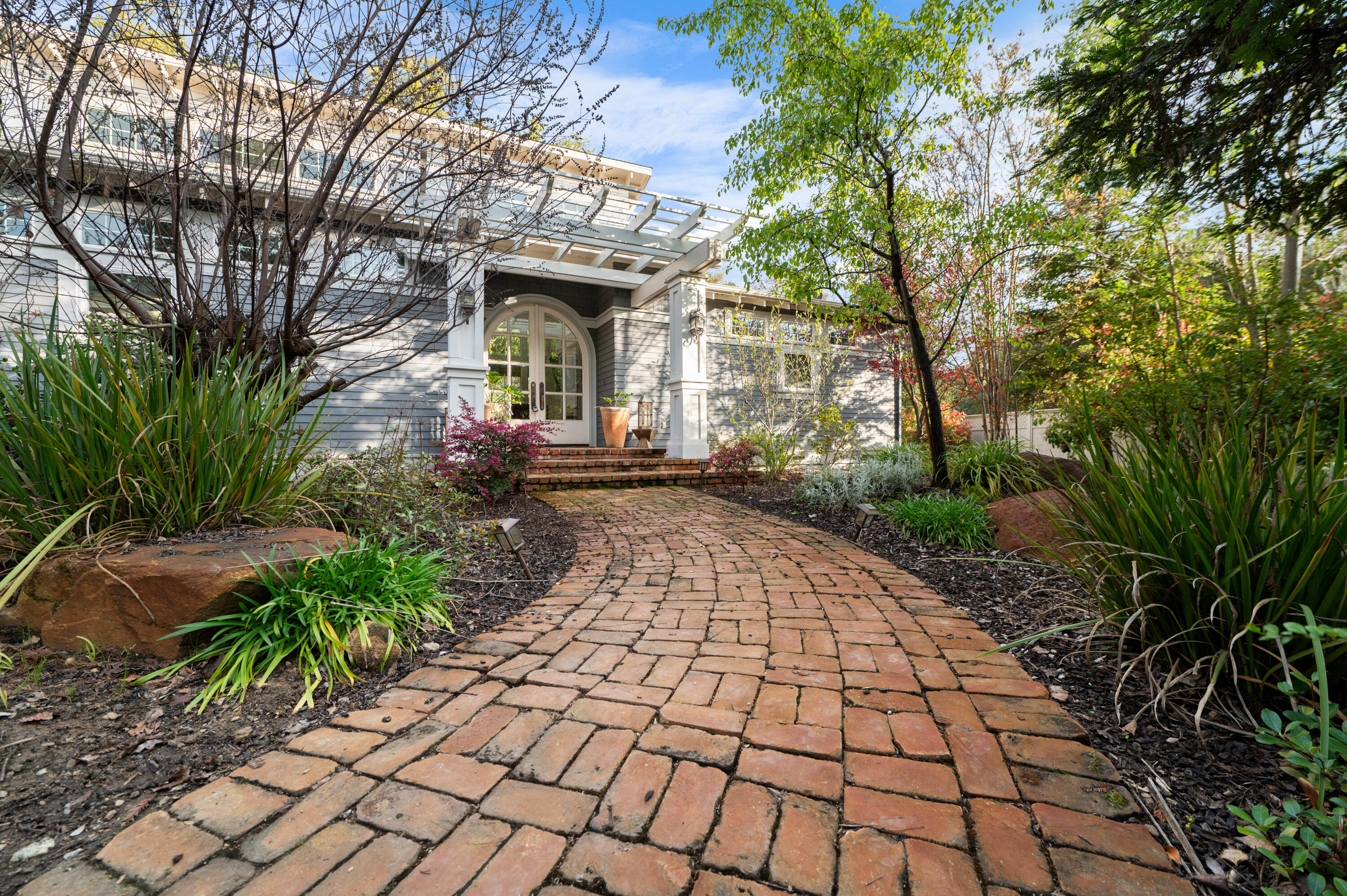 42440 Kaweah River Dr, Three Rivers, CA 93271