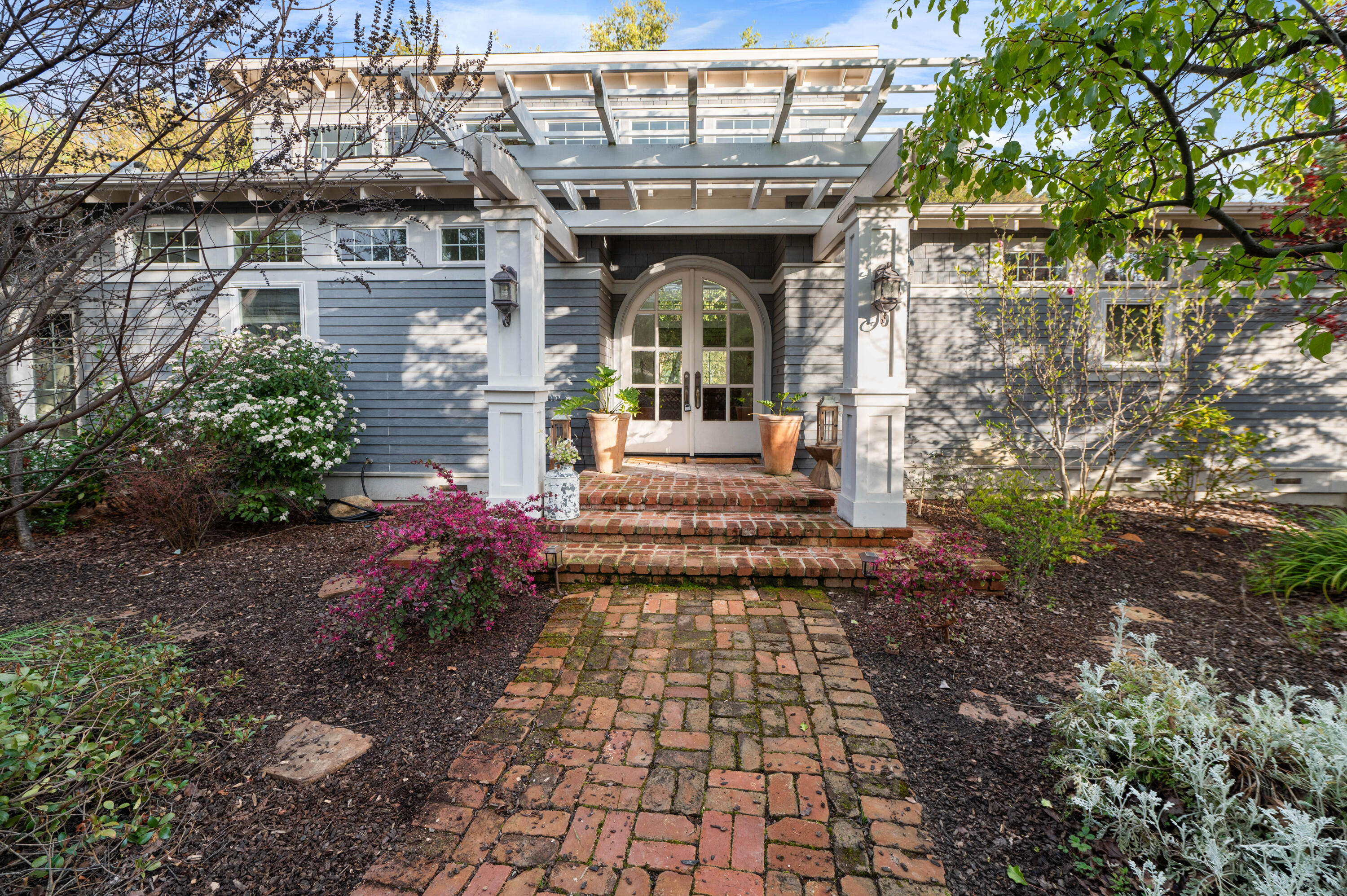 42440 Kaweah River Dr, Three Rivers, CA 93271