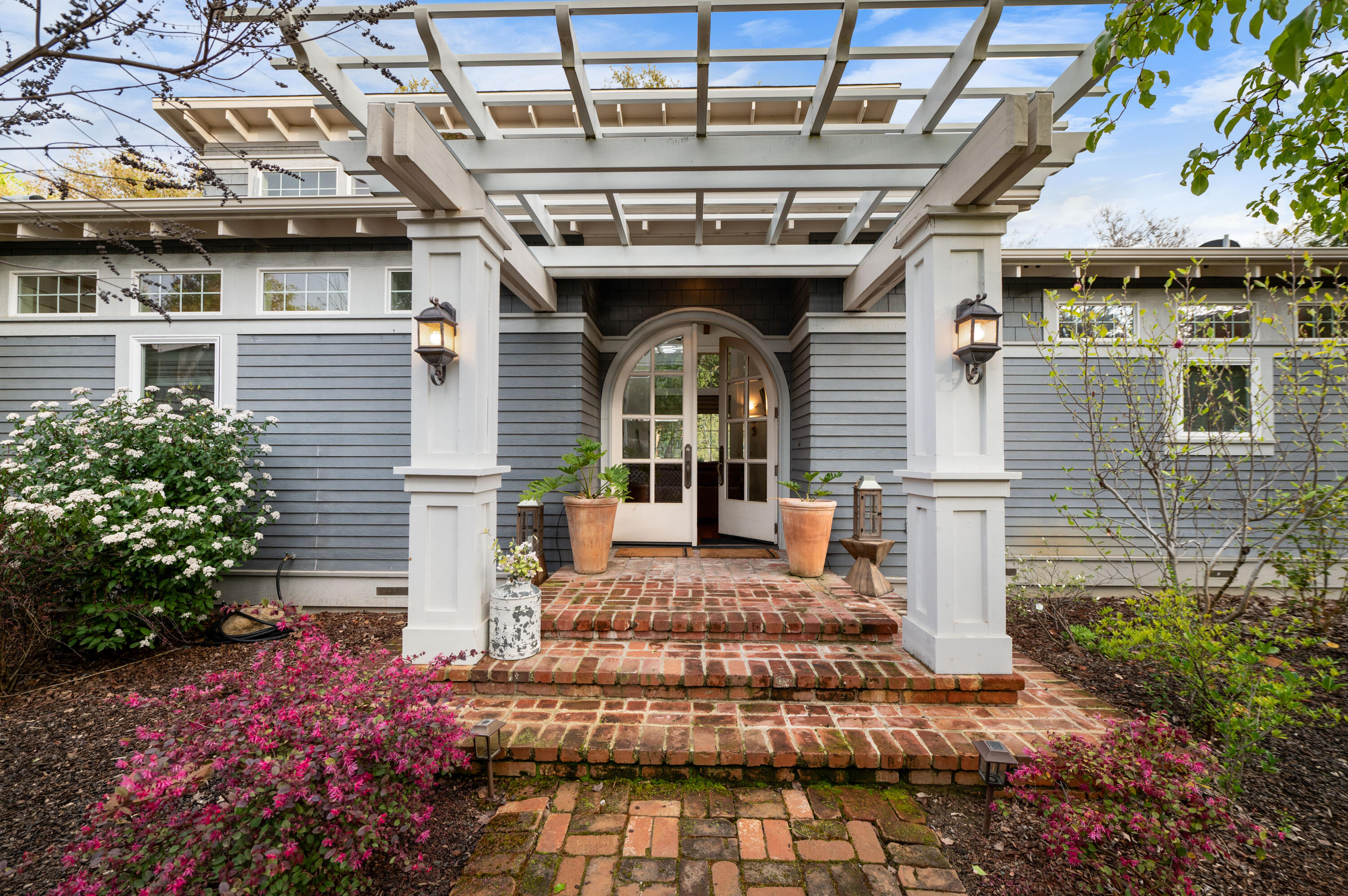 42440 Kaweah River Dr, Three Rivers, CA 93271