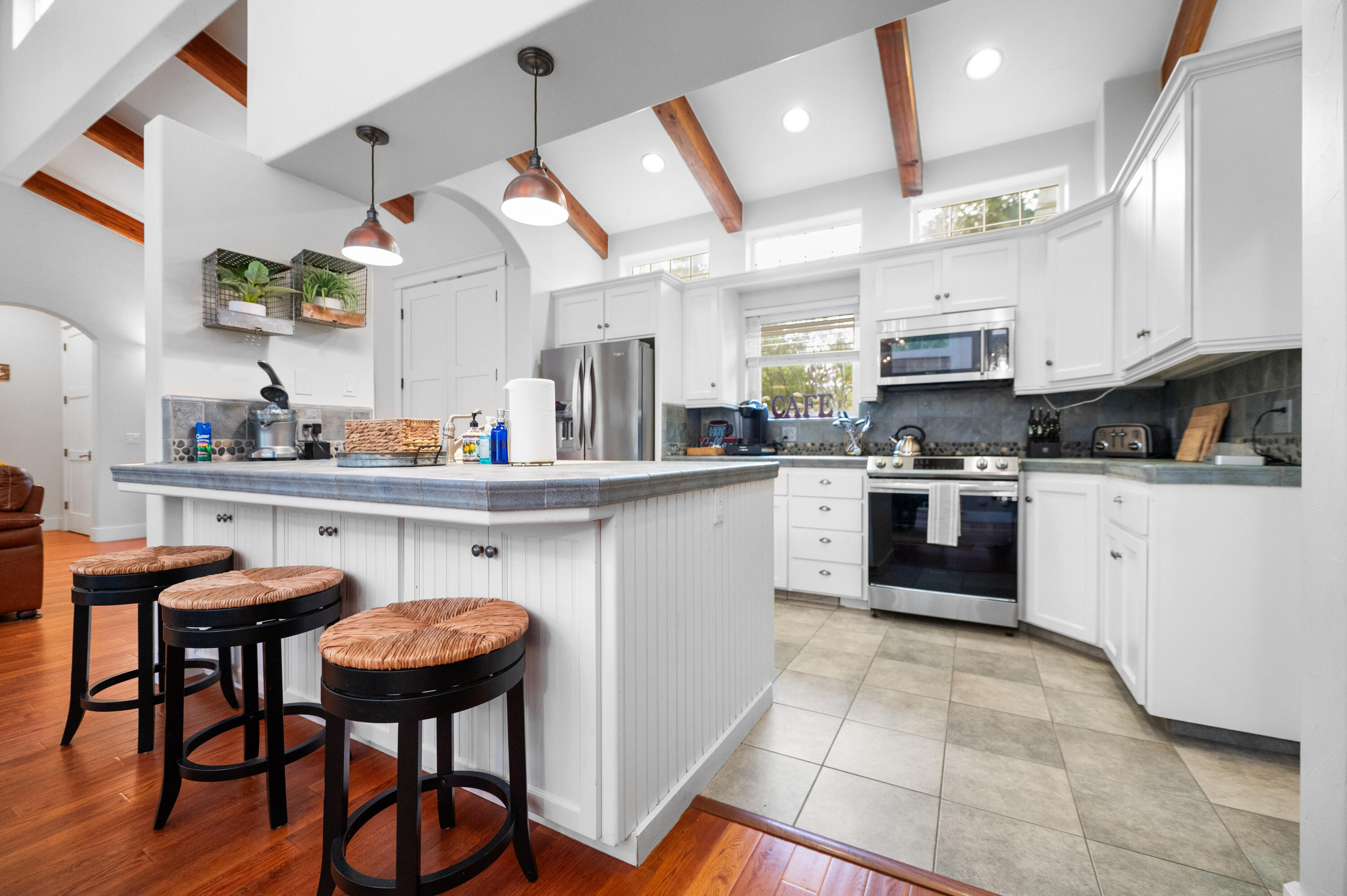 42440 Kaweah River Dr, Three Rivers, CA 93271