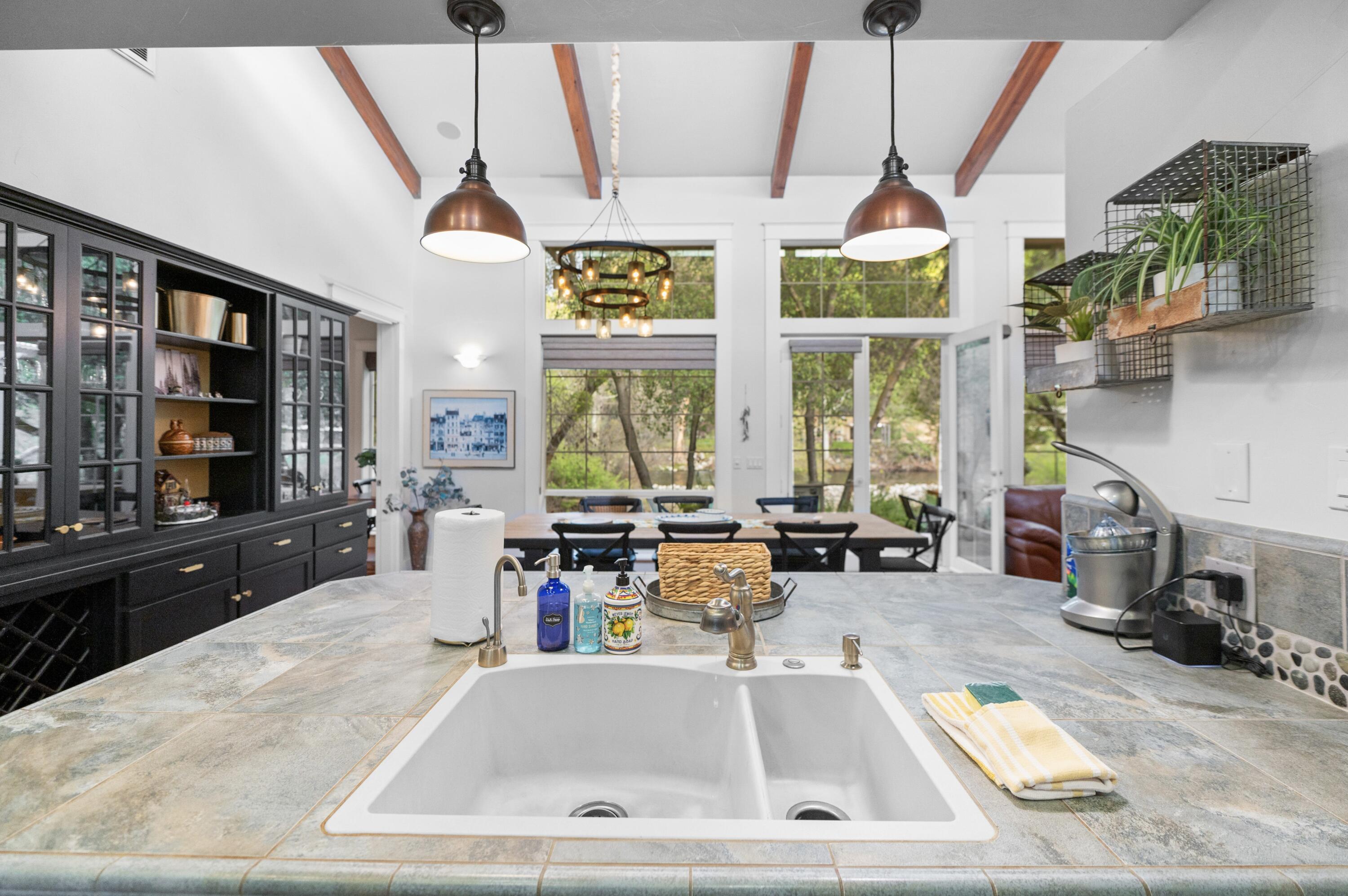 42440 Kaweah River Dr, Three Rivers, CA 93271