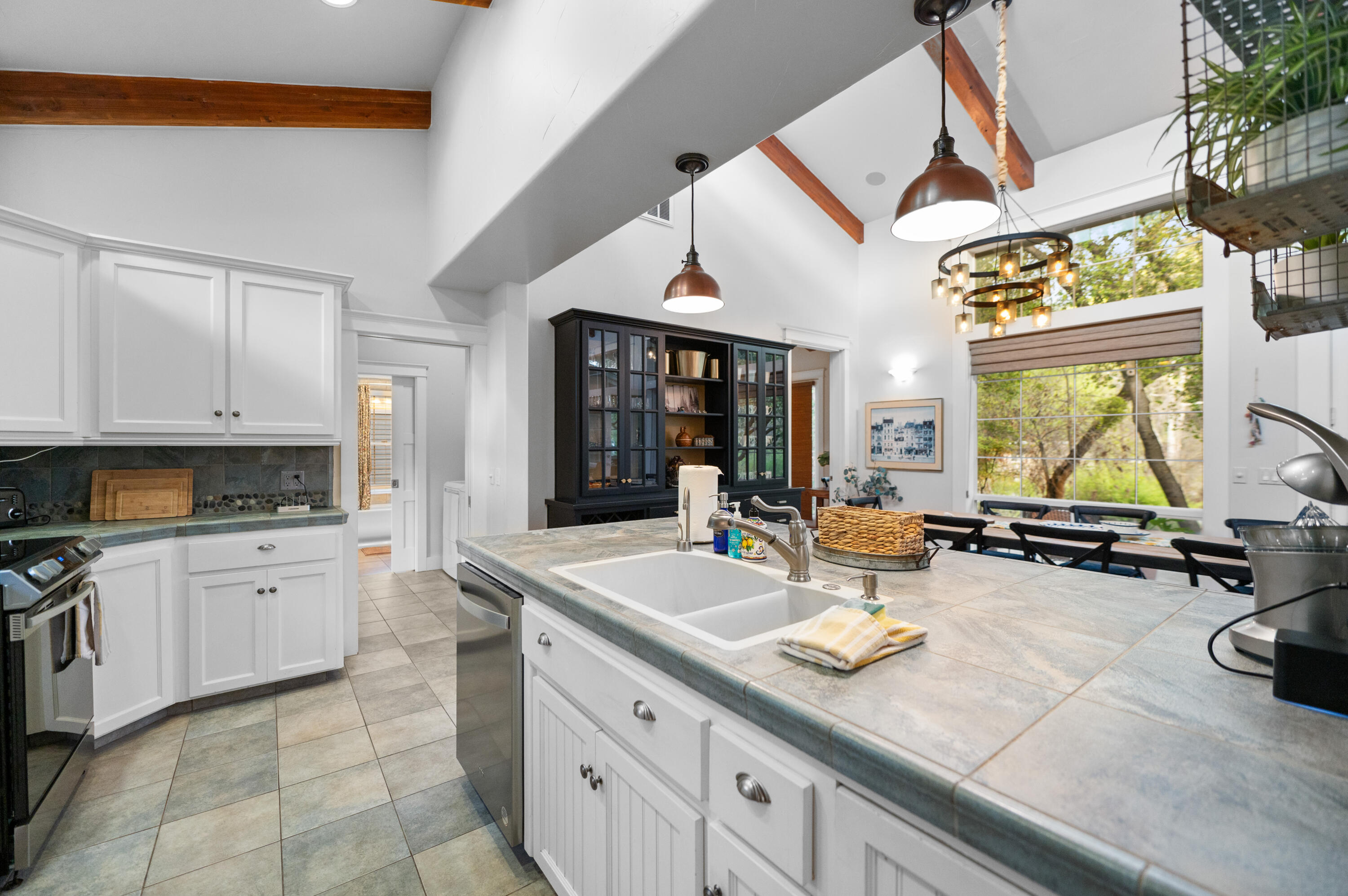 42440 Kaweah River Dr, Three Rivers, CA 93271